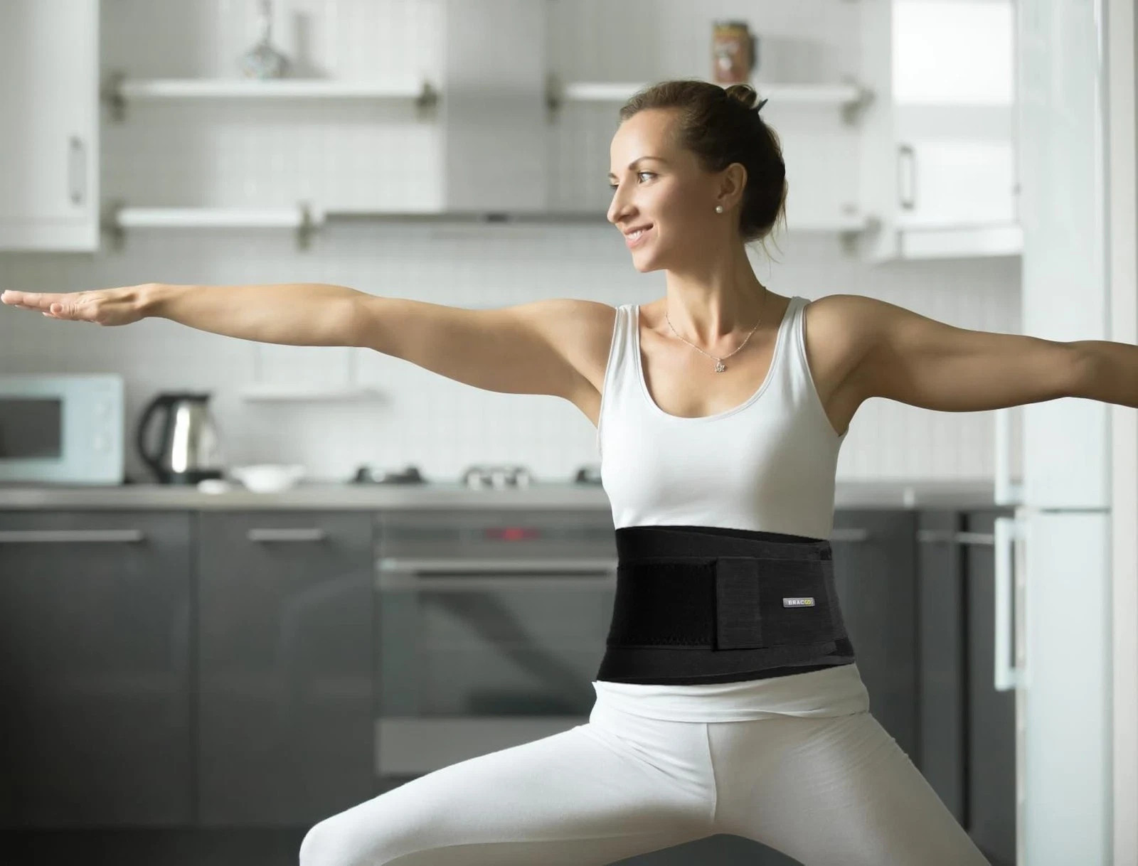 Bracoo Adjustable Back Brace, Back Pain Relief Support for Men and Women, Ide…