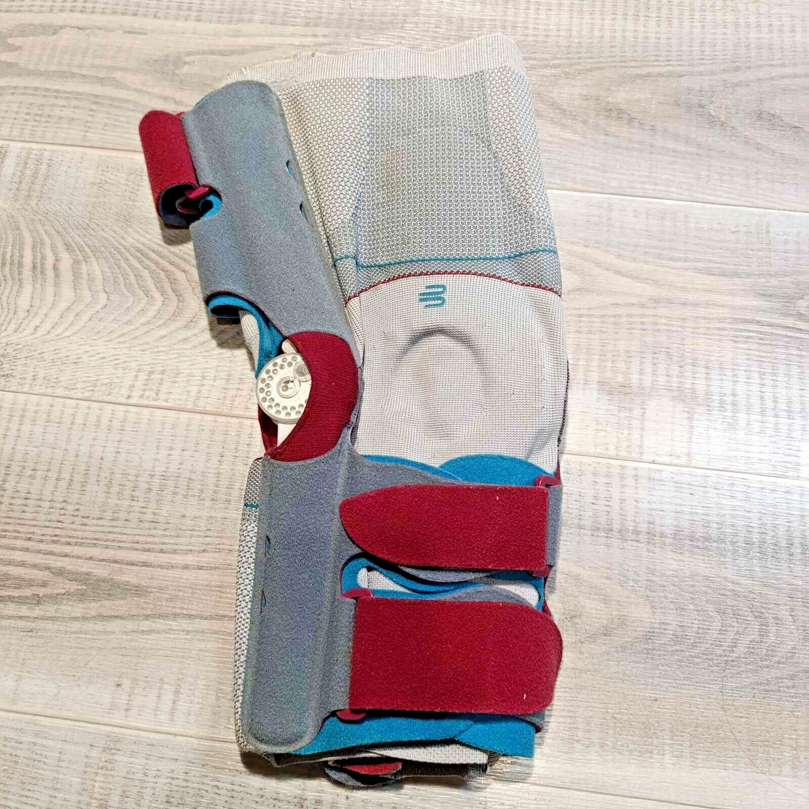 Gr. 5 Left Bauerfeind SofTec® Genu Advanced Knee Joint Brace Patella Support