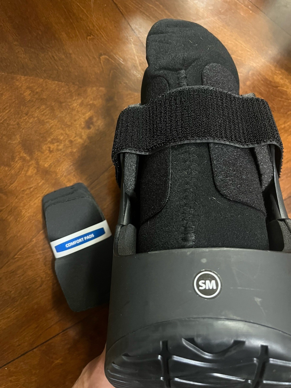 United Ortho Adjustable Black Ankle/Foot Walking Boot, Size SM Plastic
