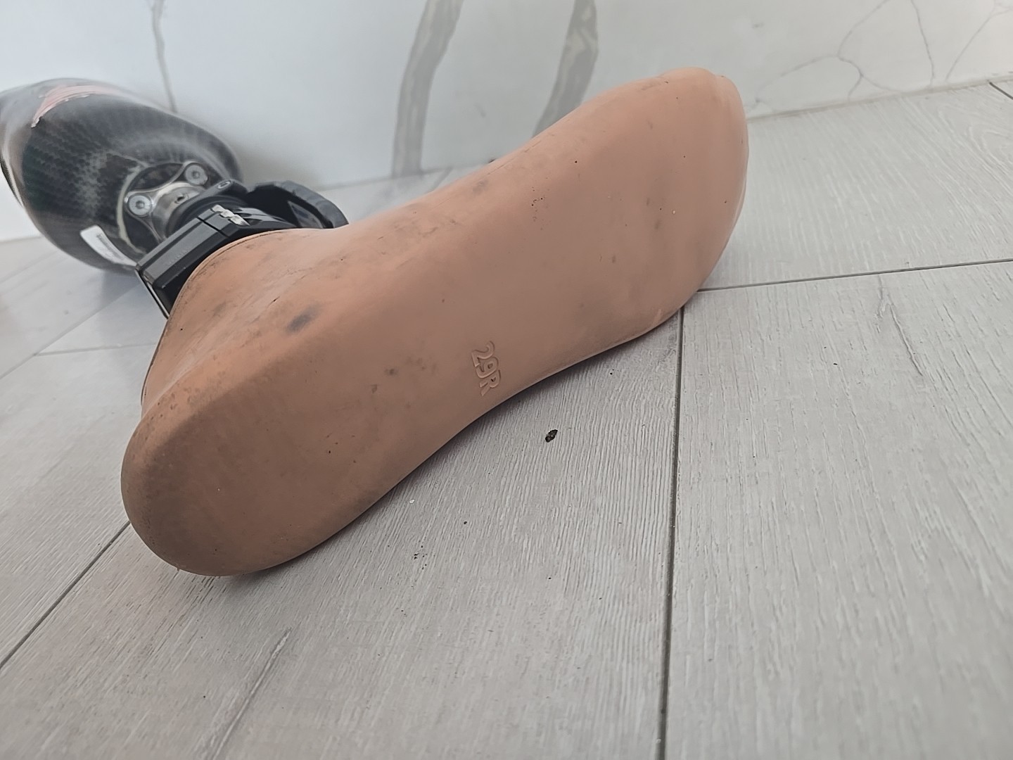 ossur reflex Re-flex Shock prosthetic foot. size 29R. category