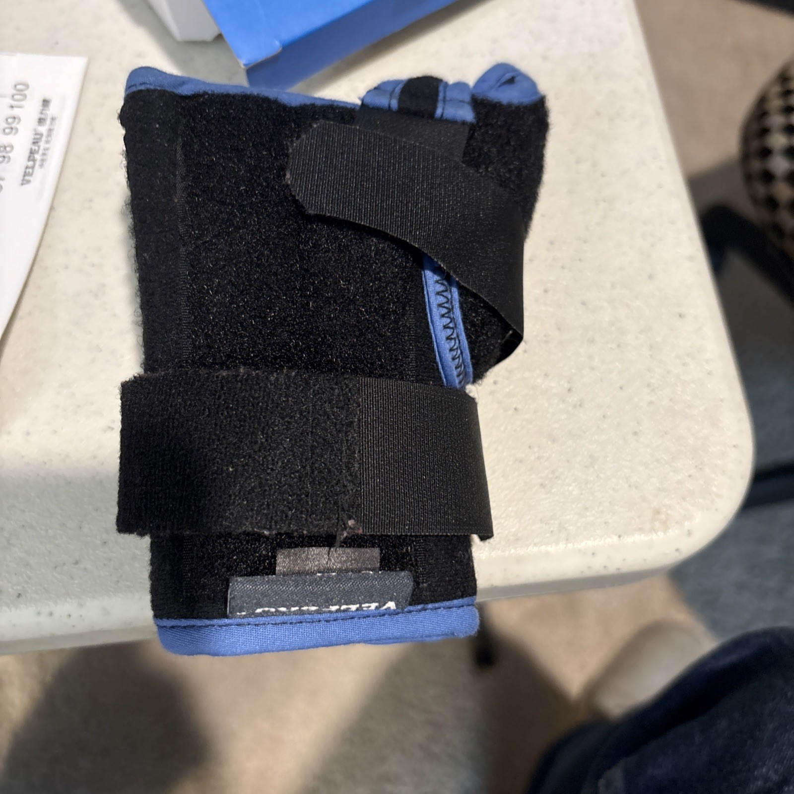 Velpeau Thumb Wrist Brace Wris Immobilized VP0902 Regular LEFT