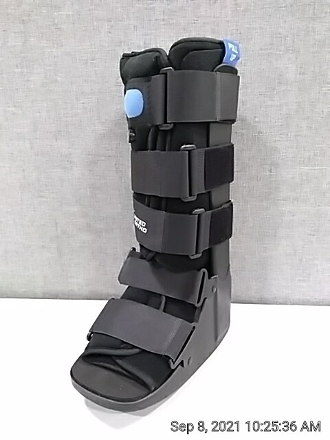 United Ortho Air Cam Walker Fracture Boot 15″ Tall- Small Black