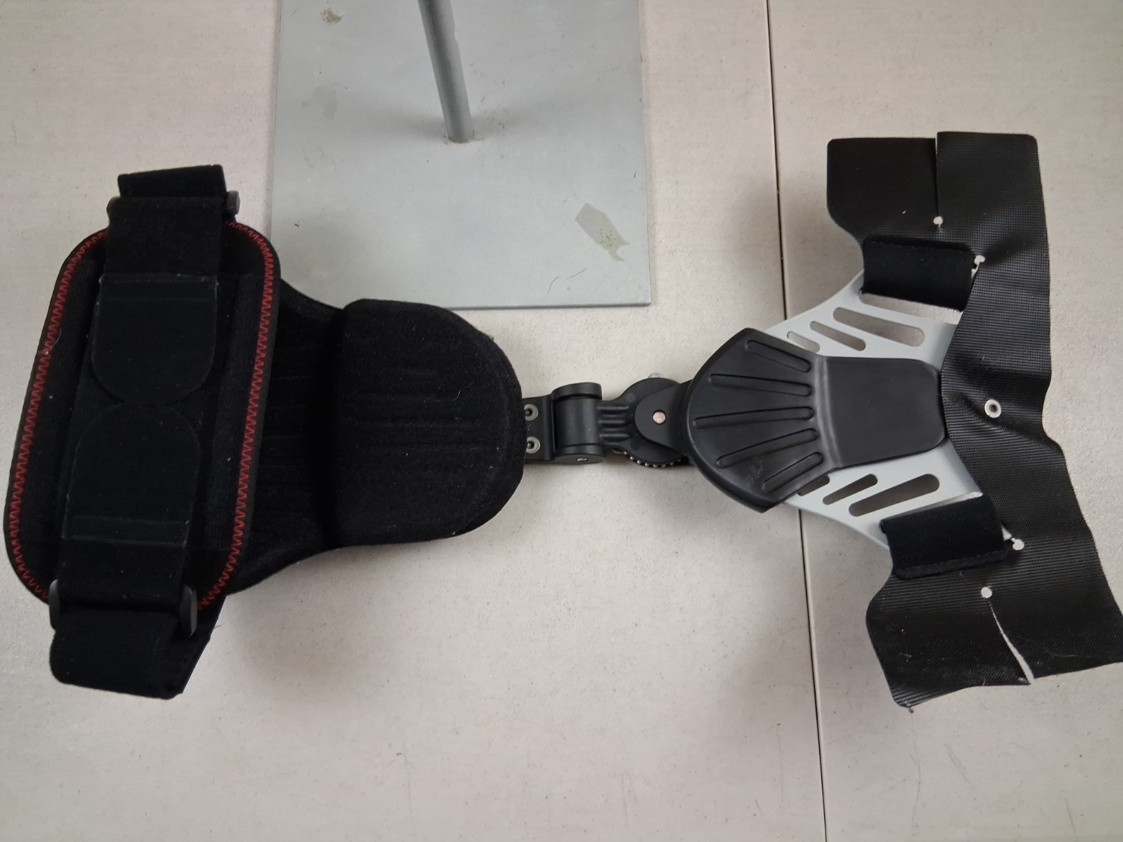 Donjoy VersaROM Range Of Motion Hip Brace w/ Compression Belt -Left or Right
