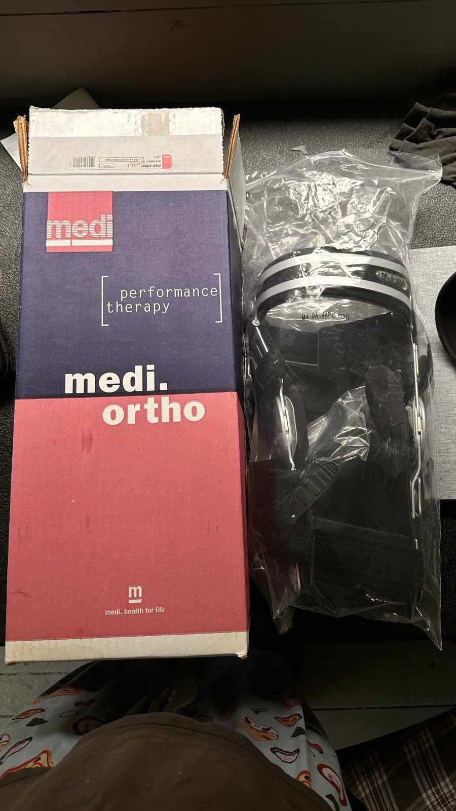 medi ortho M4+ OA Knee Brace, Orthopedic Support System w/ Straps, M