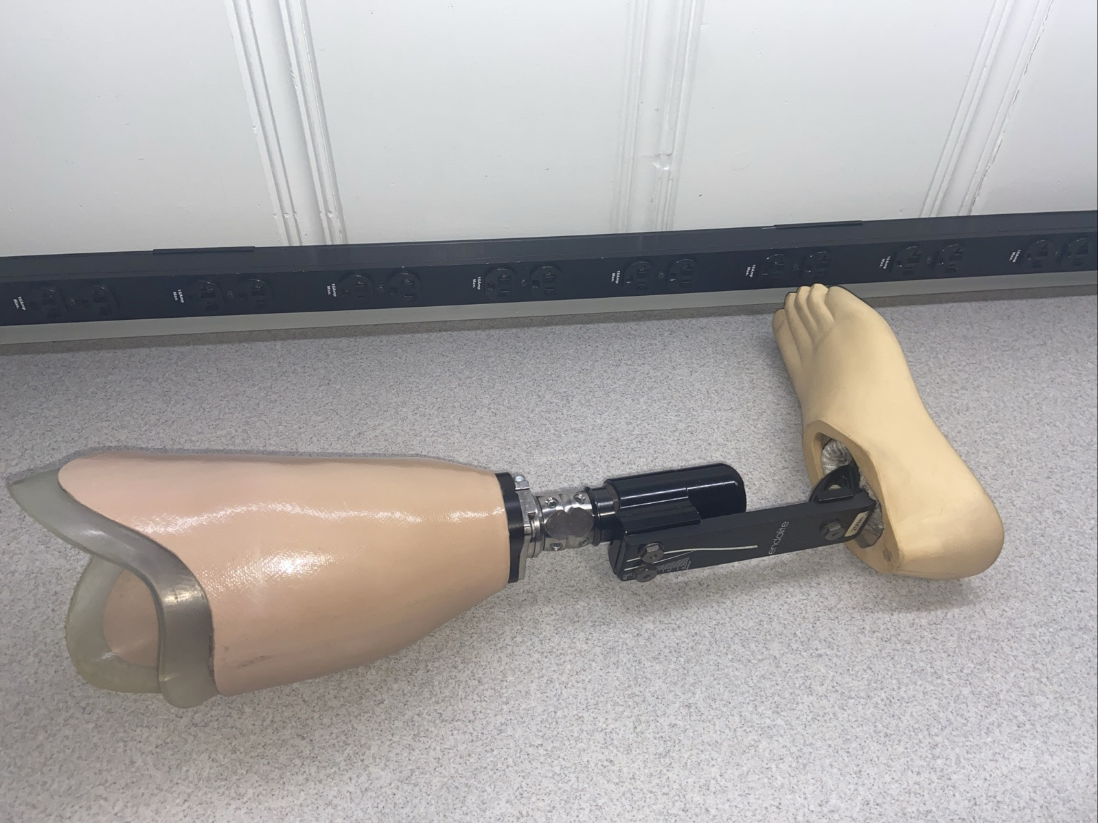 Endolite VT Vertical Shock With Elite Blade Prosthetic Foot Sz 28 Ft