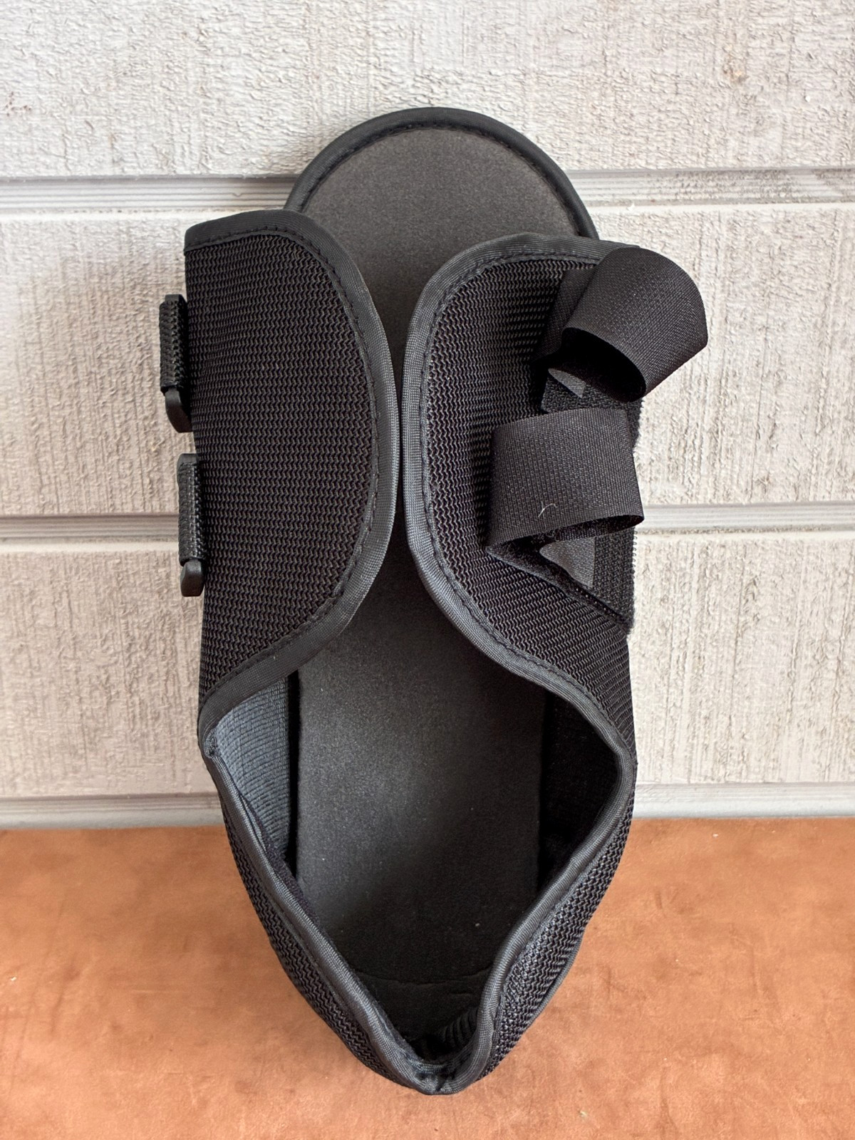 BREG Women’s Post-Op Shoe ~ Size Medium ~ #100612-030 ~ Fits Left or Right Foot