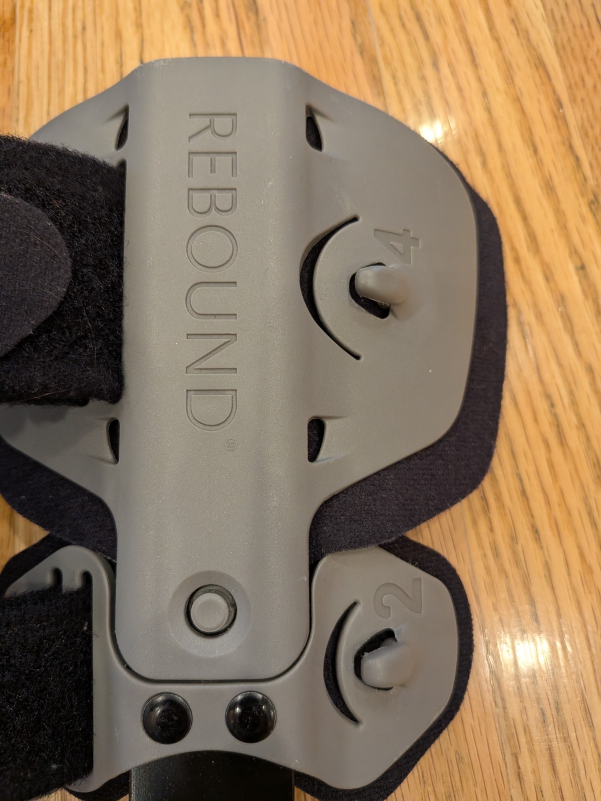 OSSUR Rebound Post Op Hinged Knee Brace ROM Immobilization Right Universal