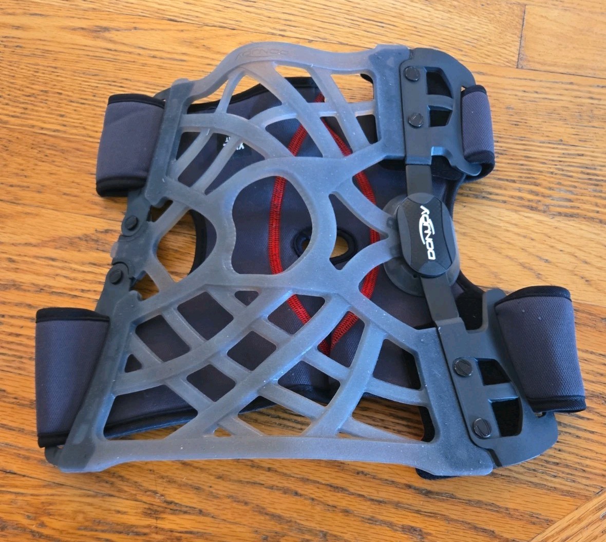 DonJoy Reaction WEB Knee Support Size XXXL Right Lightweight Flexibility