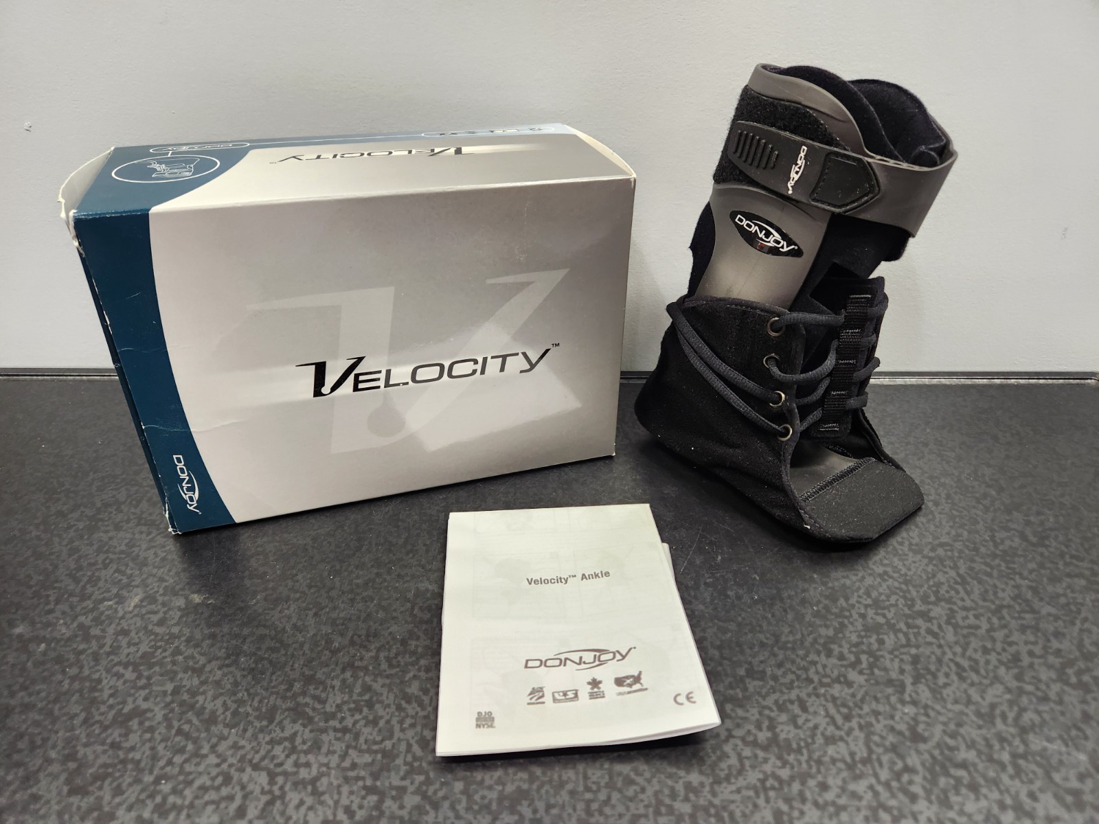 DonJoy Velocity Sz Medium Extra Support Ankle Brace Standard Right Black ~ NEW