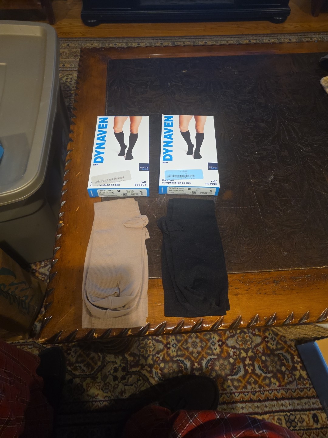 DYNAVEN Sigvaris Compression Socks Calf-High 15-20mmHg Men’s ML Black & Lt Beige