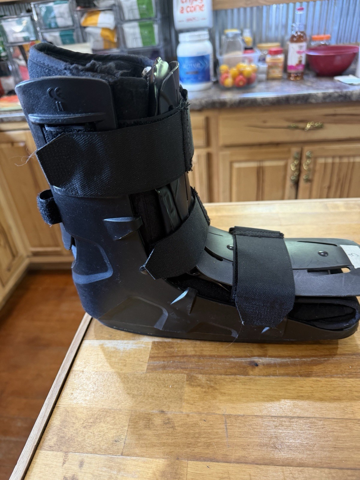 Walking Boot Medical Size Medium Air Trio 15.40