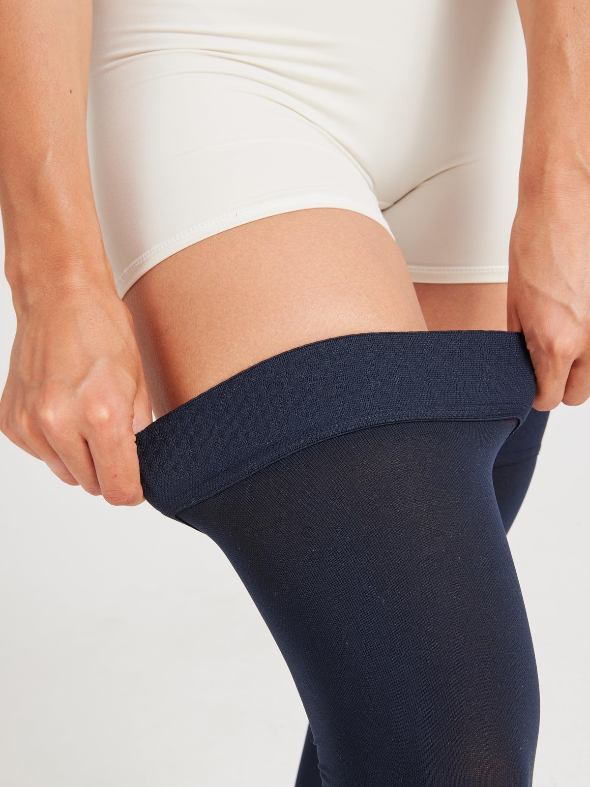 NURCOM 15-20 mmHg Medical Compression Stockings Dot Silicone Band, Open Toe
