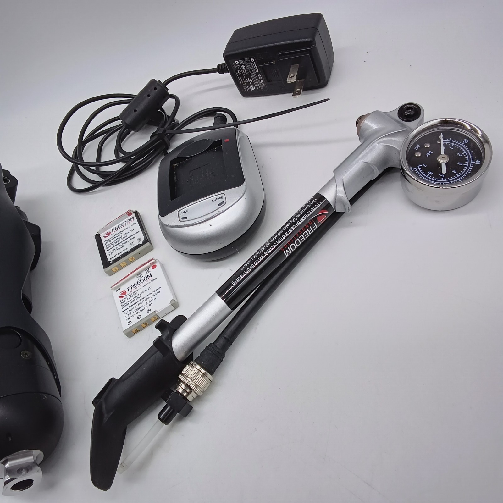 Prosthetic Knee Freedom Plie3 Microprocessor Processor 2 Batteries Charger Pump