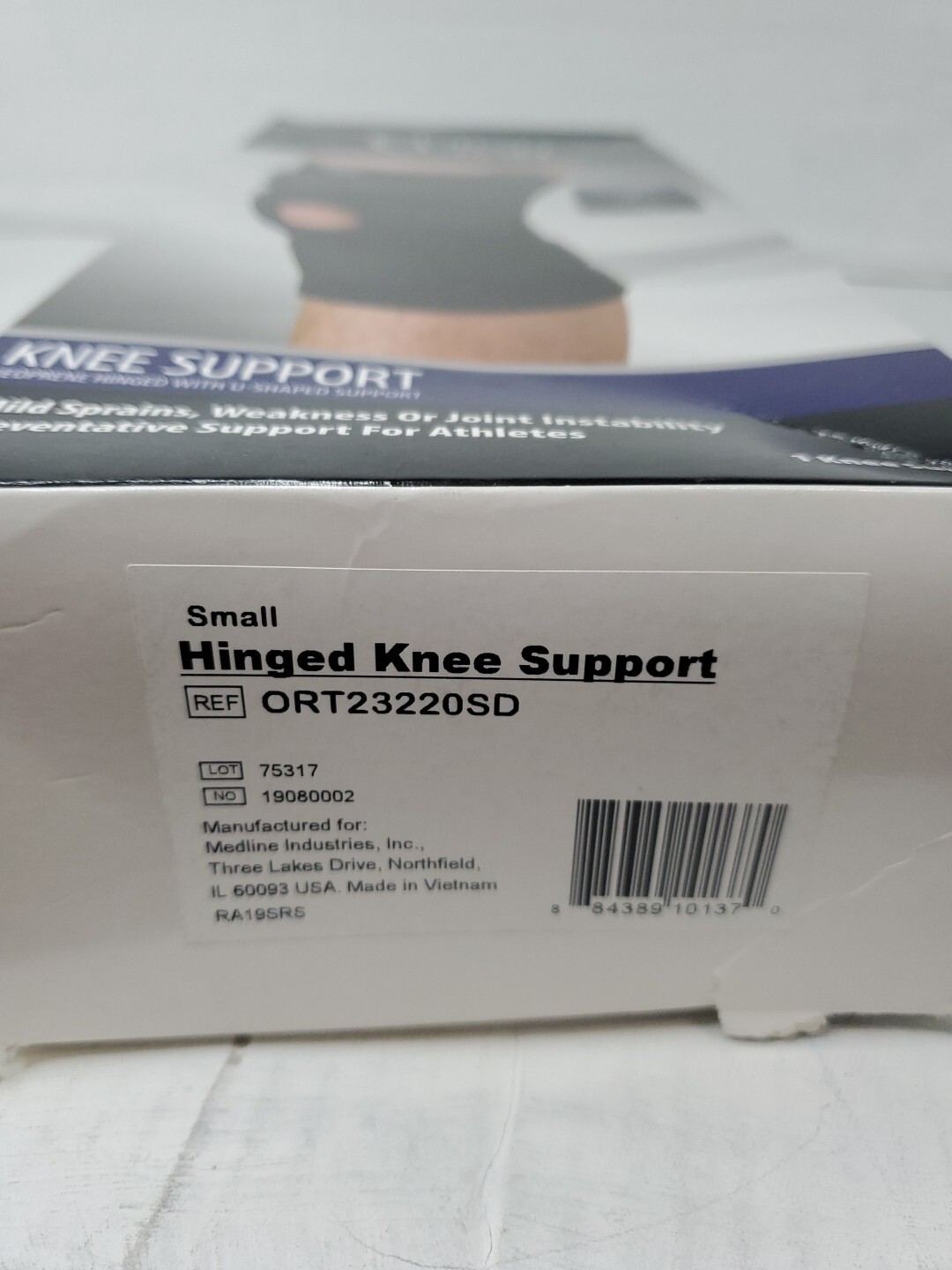 Curad Knee Support Neoprene Hinged w/U-Shaped Support Black Small