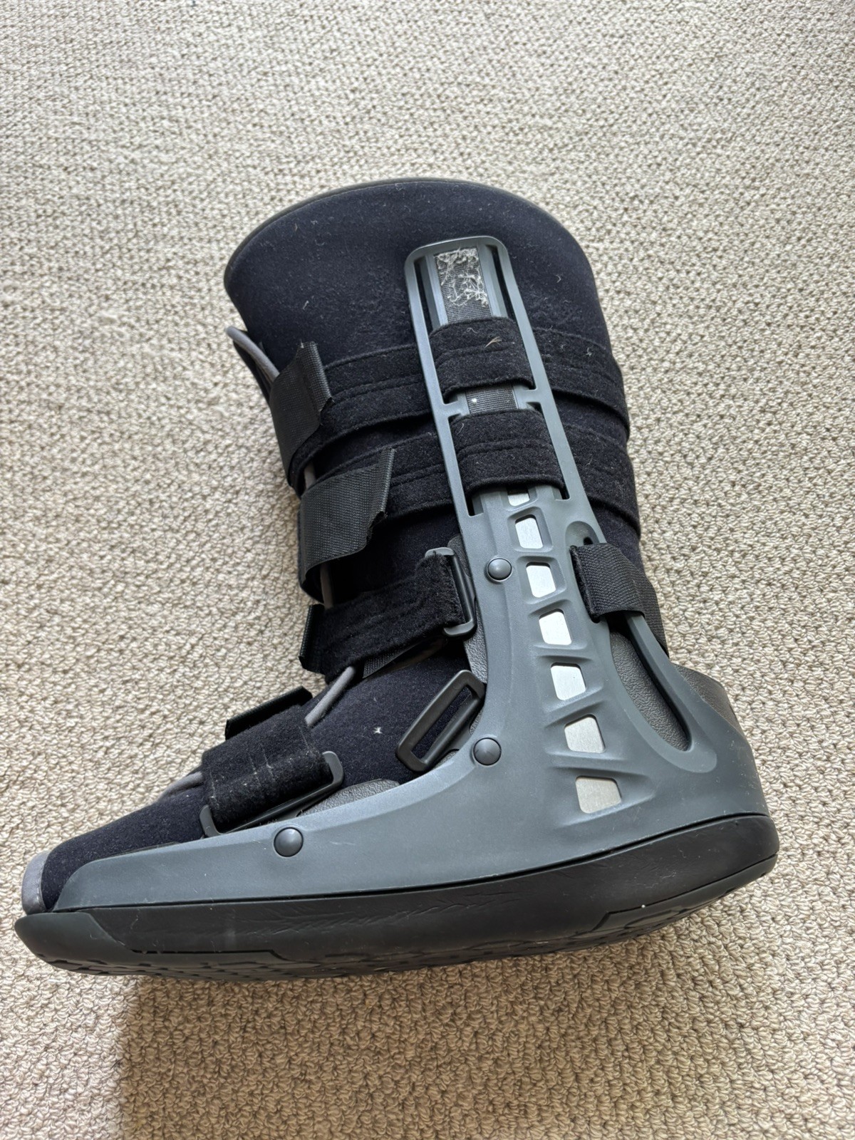 DonJoy MaxTrax II Adjustable Walking Boot Brace Size L Black/Gray Ankle/Foot
