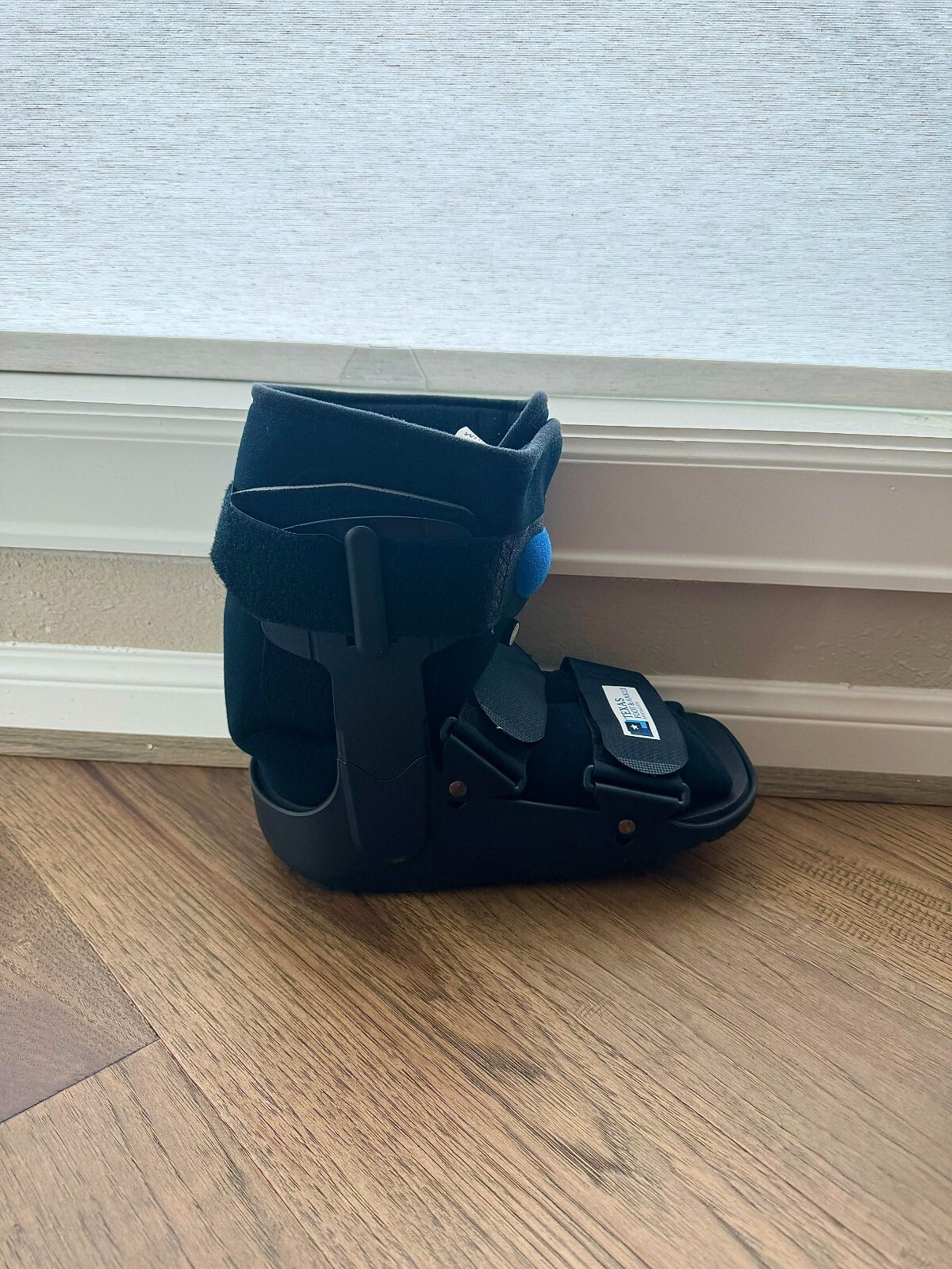 Low Top Air Walker Brace / Walking Boot – Black, Medium