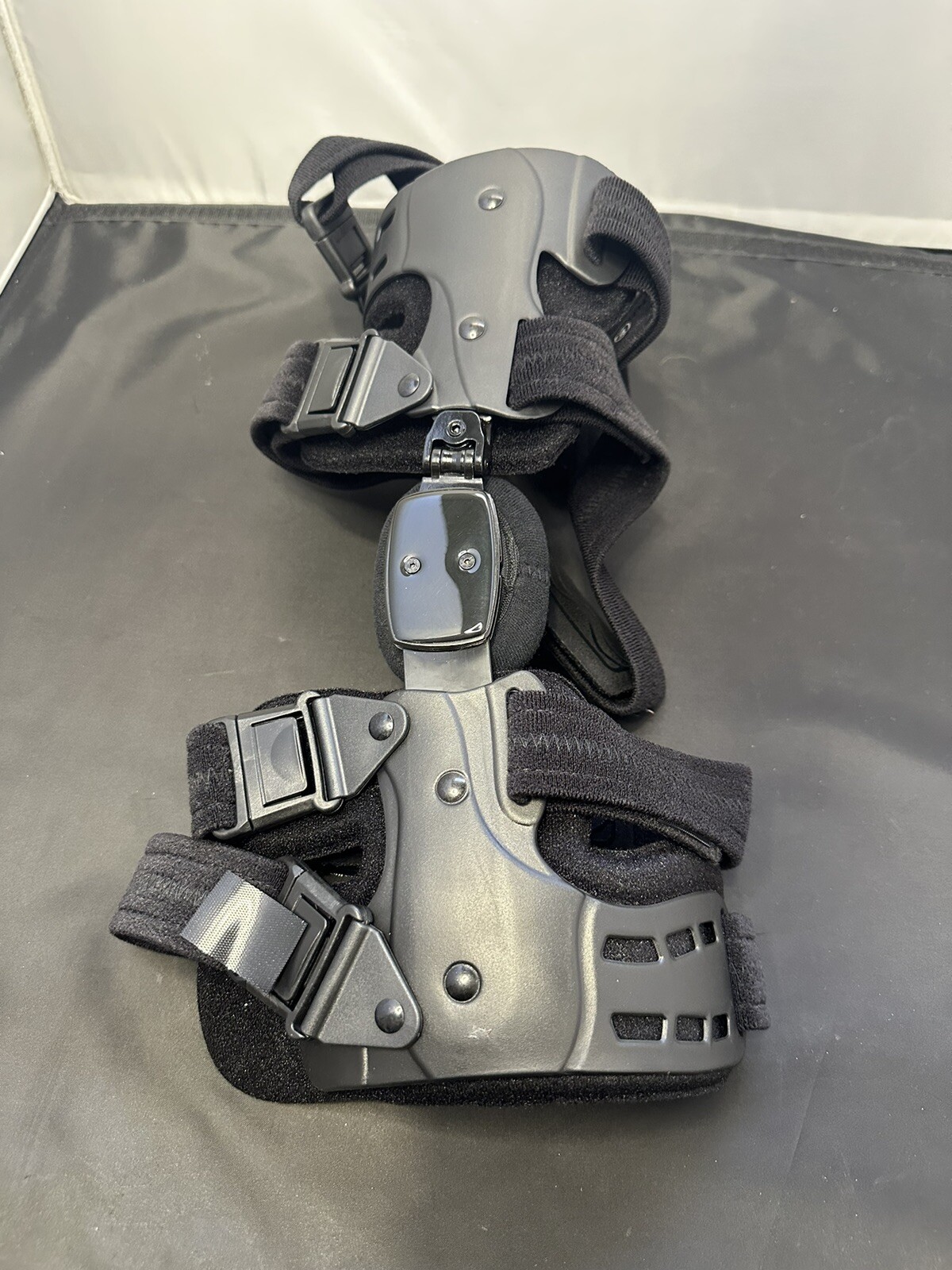 LEFT Dr Medical KB-138L (LEFT) The OA Reliever Universal Knee Brace Support