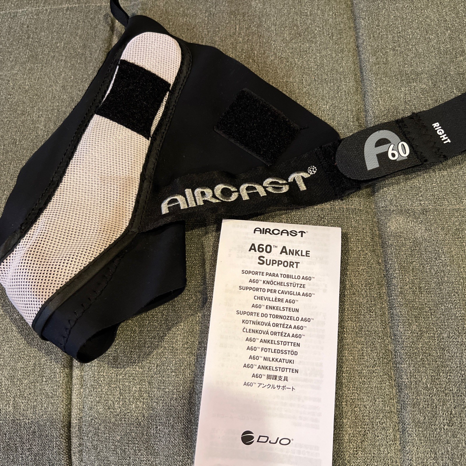Aircast A60 Ankle Support Brace—Right Foot/Ankle, Medium, Black/Gray. New in box