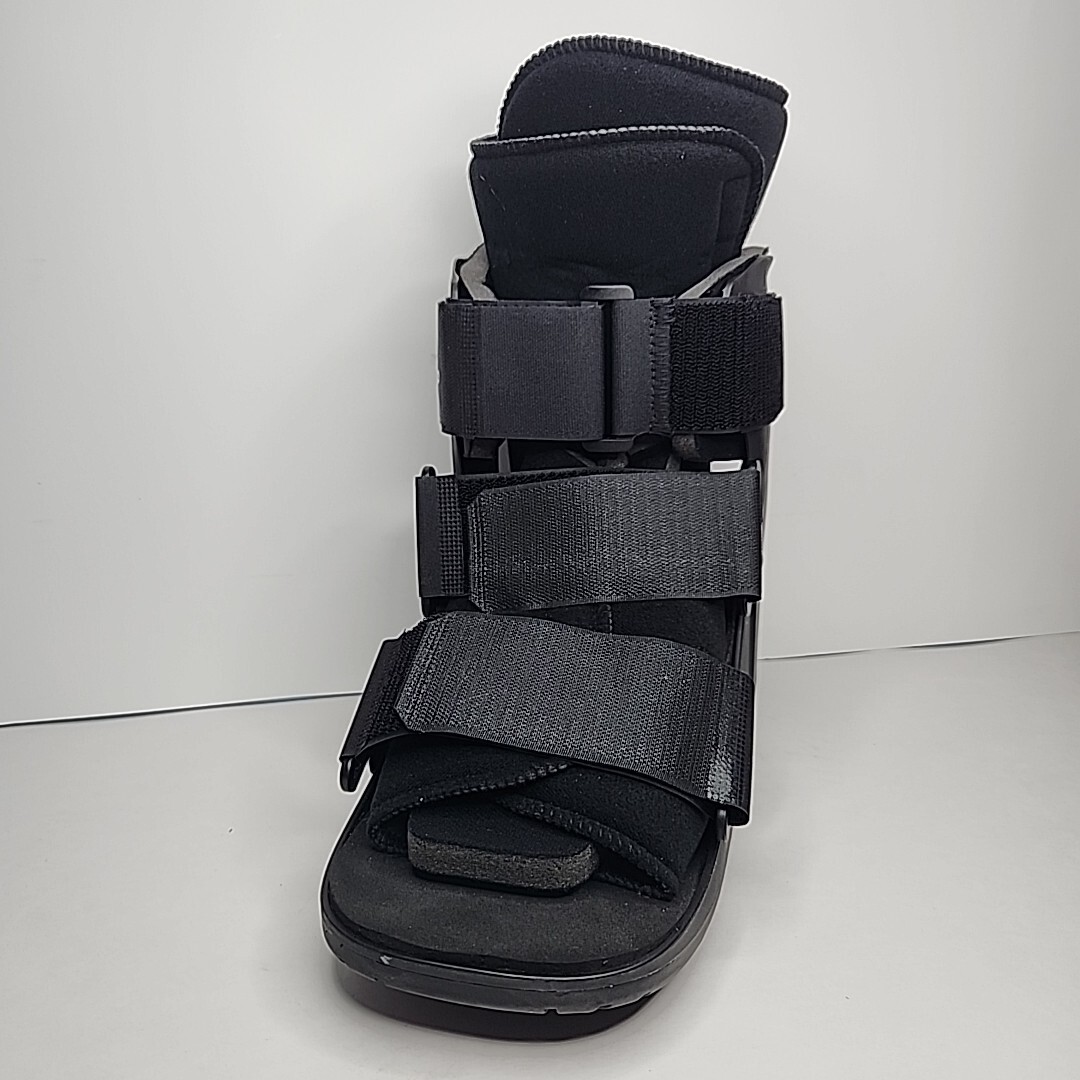 United Ortho USA14013 Short Cam Walker Fracture Boot, Medium, Black