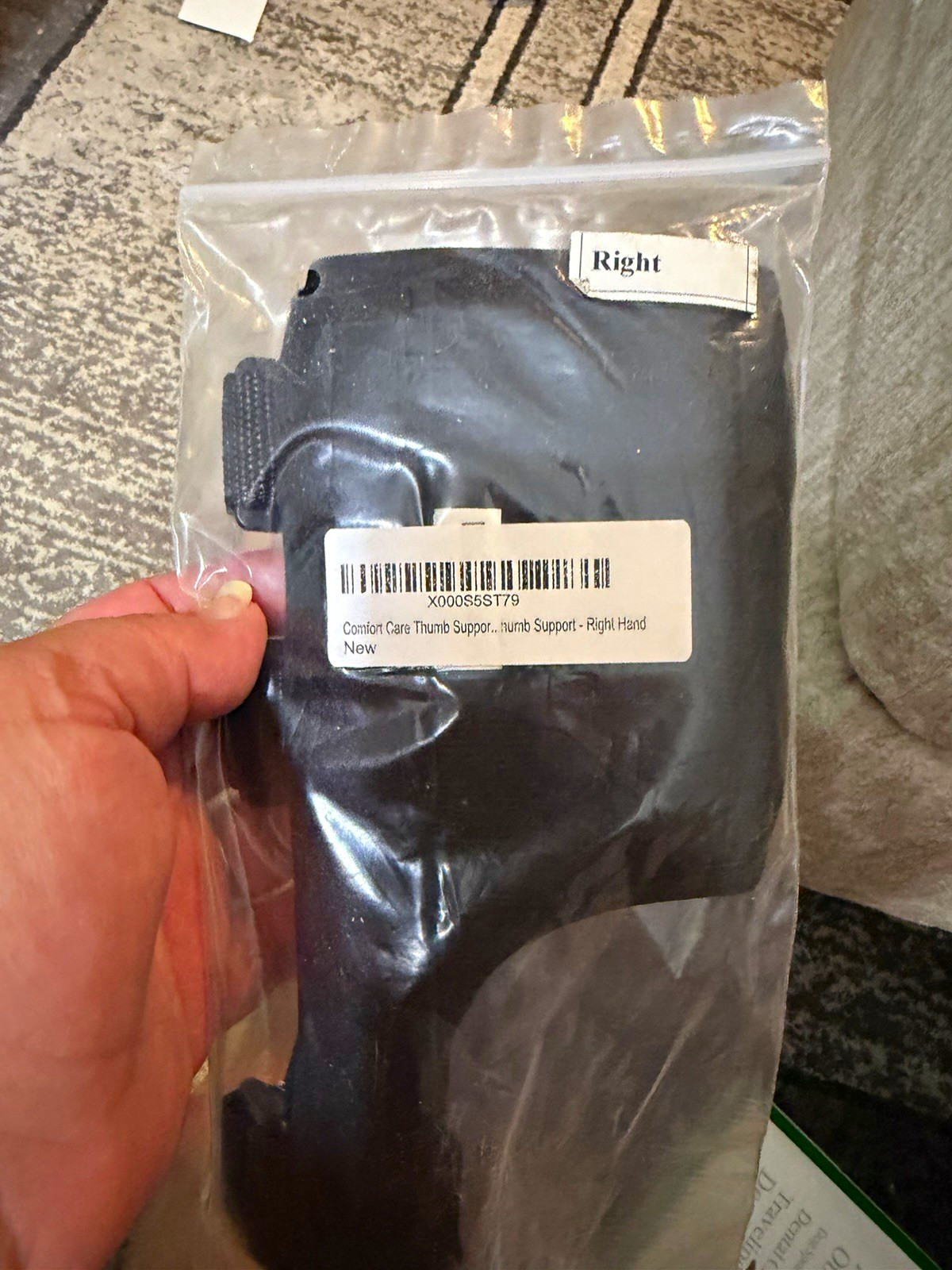 Comfort Care Adjustable Thumb/Hand/Wrist Splint Stabilization Right Hand Black