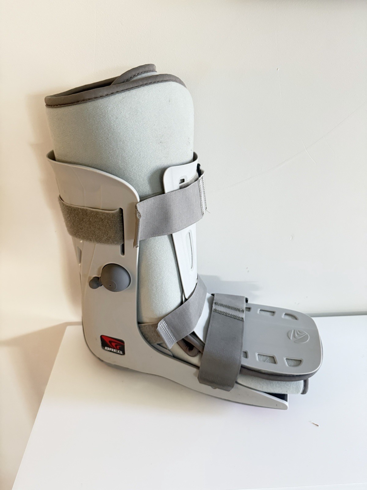 Breg Full Shell Mid Calf Medical Inflatable Walking BootSize XL Fracture Recover