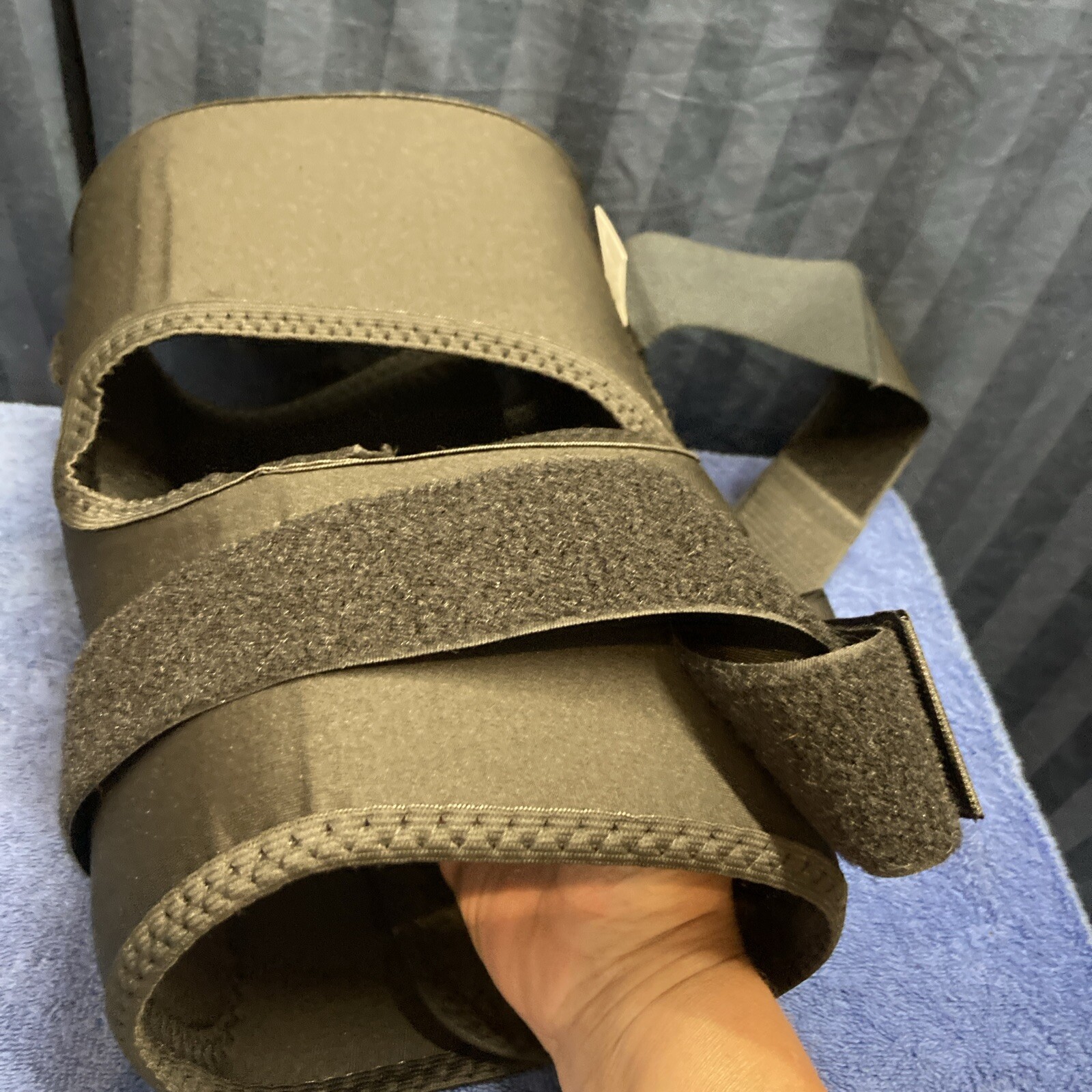Braceability Plus-Size Black Knee Brace 4XL Q5