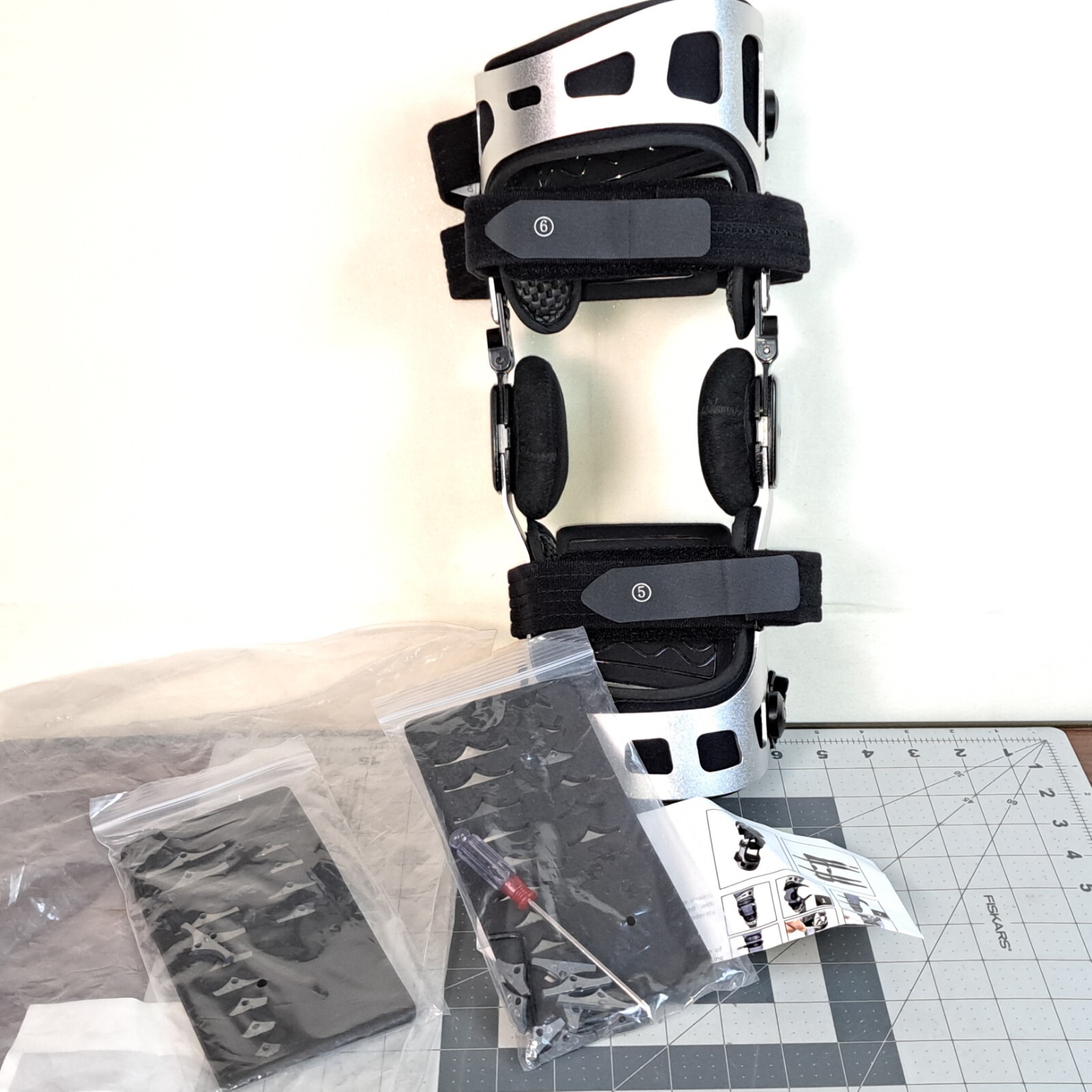 Dr Medical DUAL OA RELIEVER Hinged Left Knee Brace Size MEDIUM KB0104-147L-02