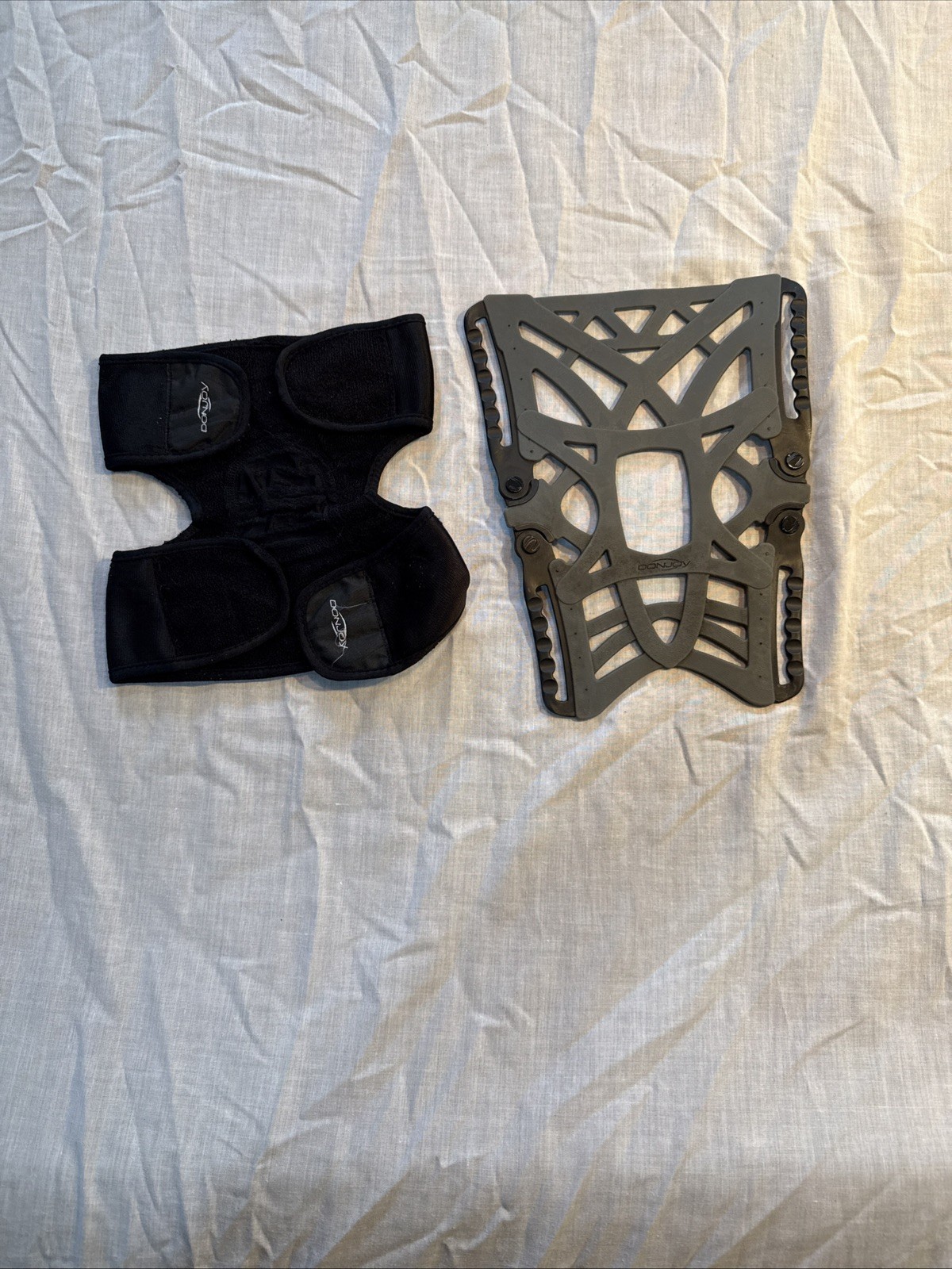 DonJoy Reaction WEB Knee Brace Size M/L