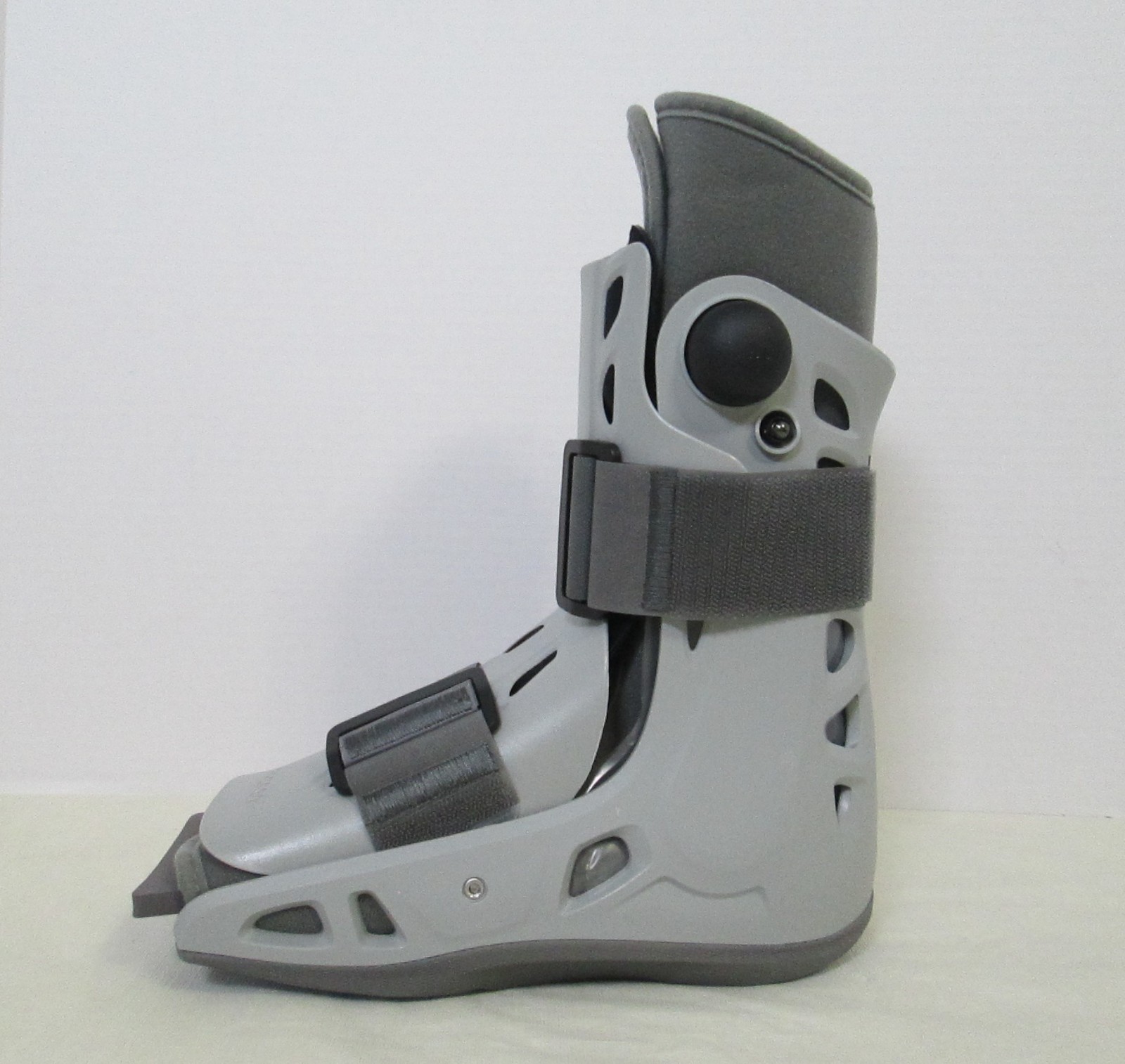 Aircast Airselect Walker Brace and Walking Boot Short Model Gray – Small