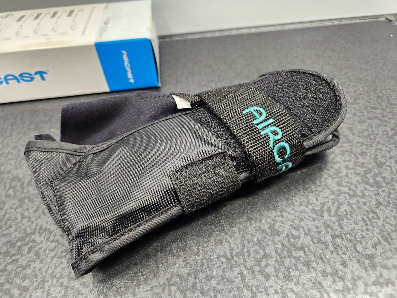 Aircast AirSport Right Ankle Support Brace Small, Black Ankle Sprain ~ Brand New