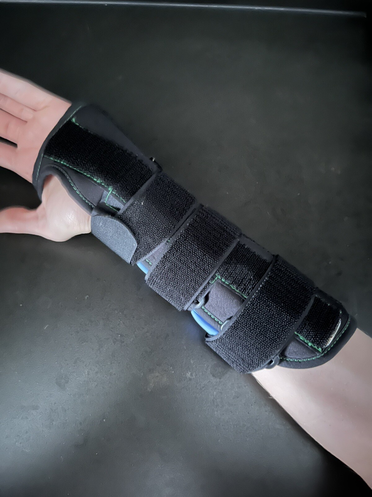 OrthoBrace OrthoWrist Medium Left Item# OBWLI1-3R