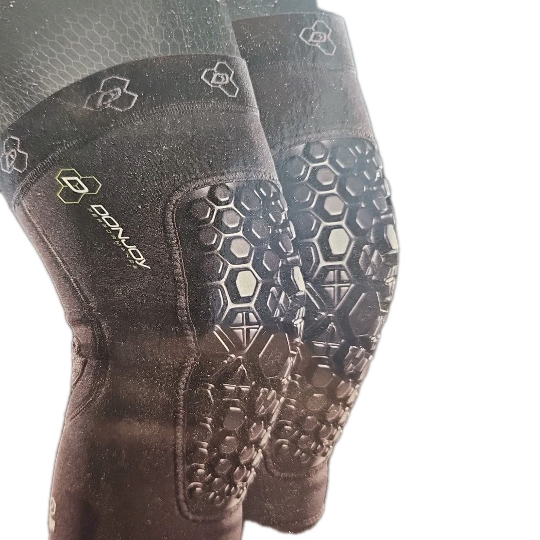 DonJoy Performance Defender Compression Support Knee Pads (Pair) LAGER SIZE