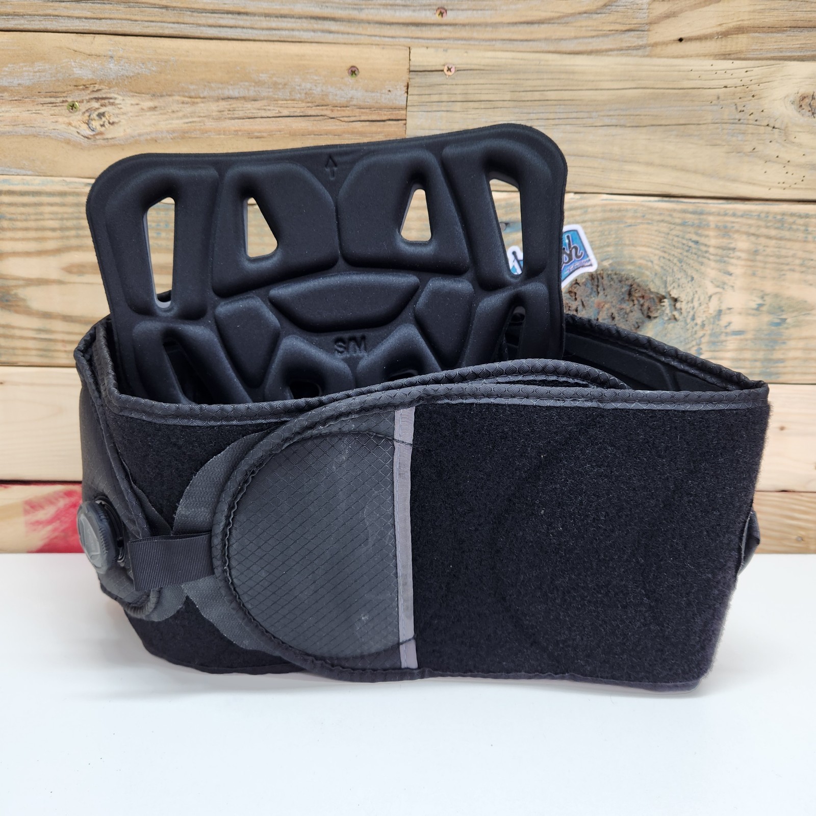 Exos FORM II 637 Back Brace Back Pain Spine BOA Adjustable Brace Size S/M
