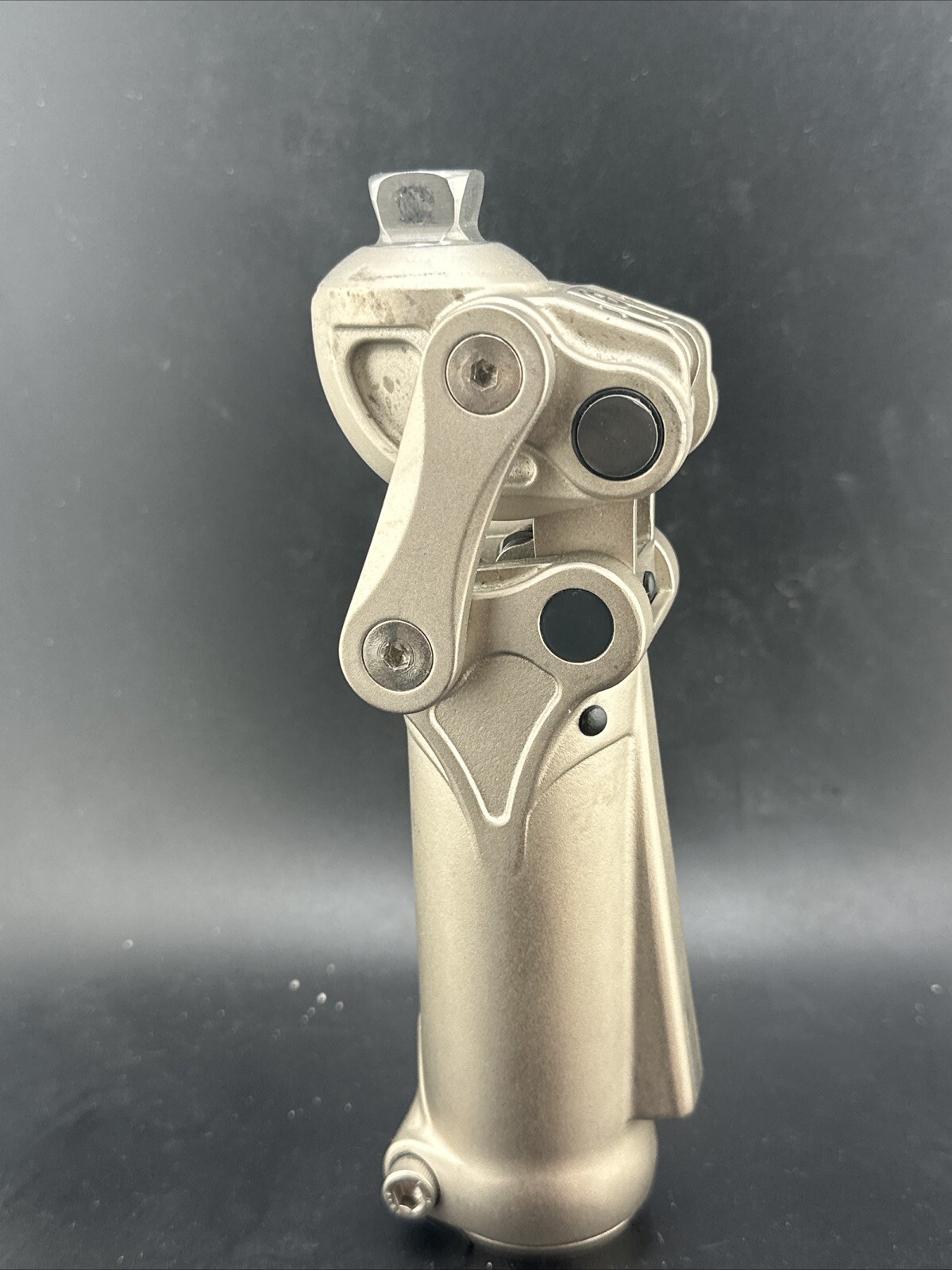 Medi Ossur OP2 Polycentric Pneumatic Prosthetic Knee.
