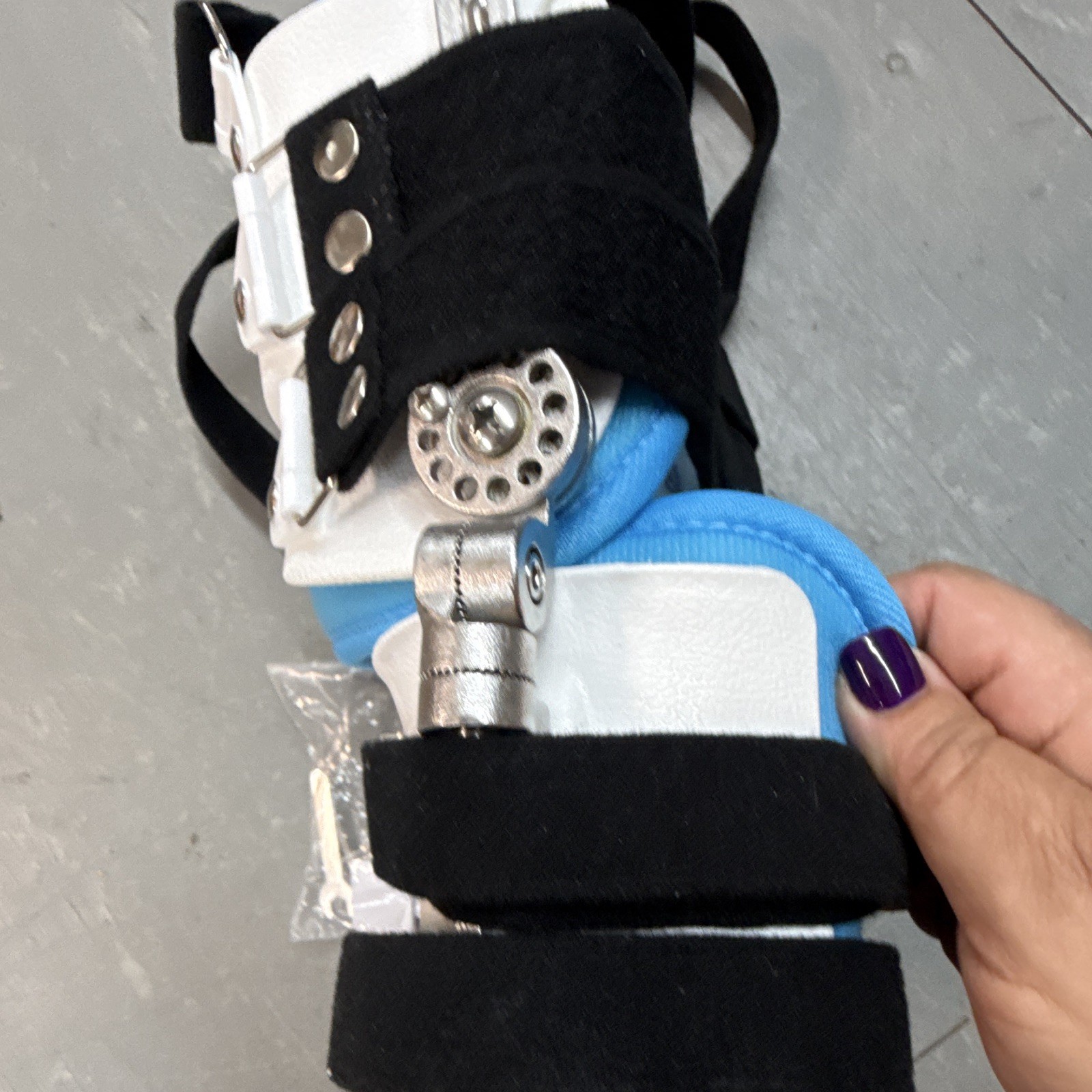Adjustable Leg Stabilization Brace Orthosis Support, One Size, White/Blue/Black