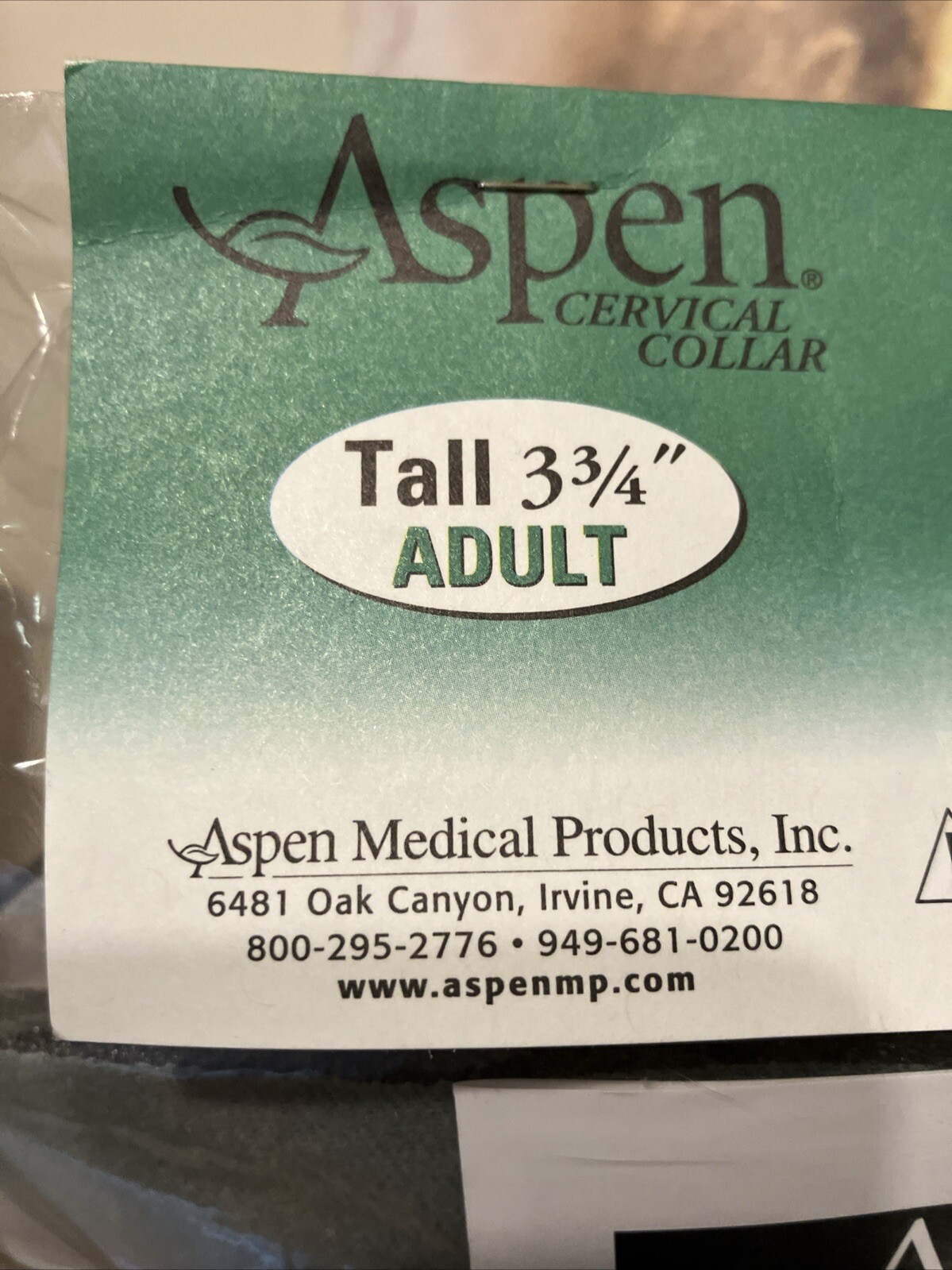 Aspen Cervical Therapy Collar (983132) – Adjustable – New Adult 3 3/4”