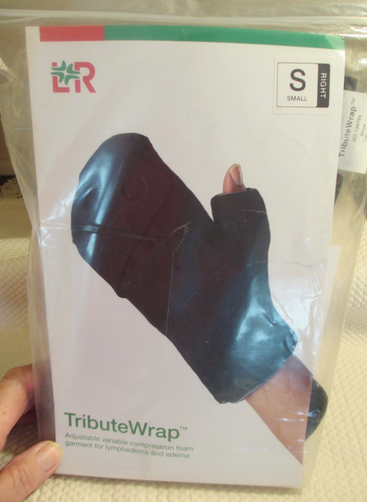 L&R Tribute Wrap Black Glove w/Liner Right Small – NEW!