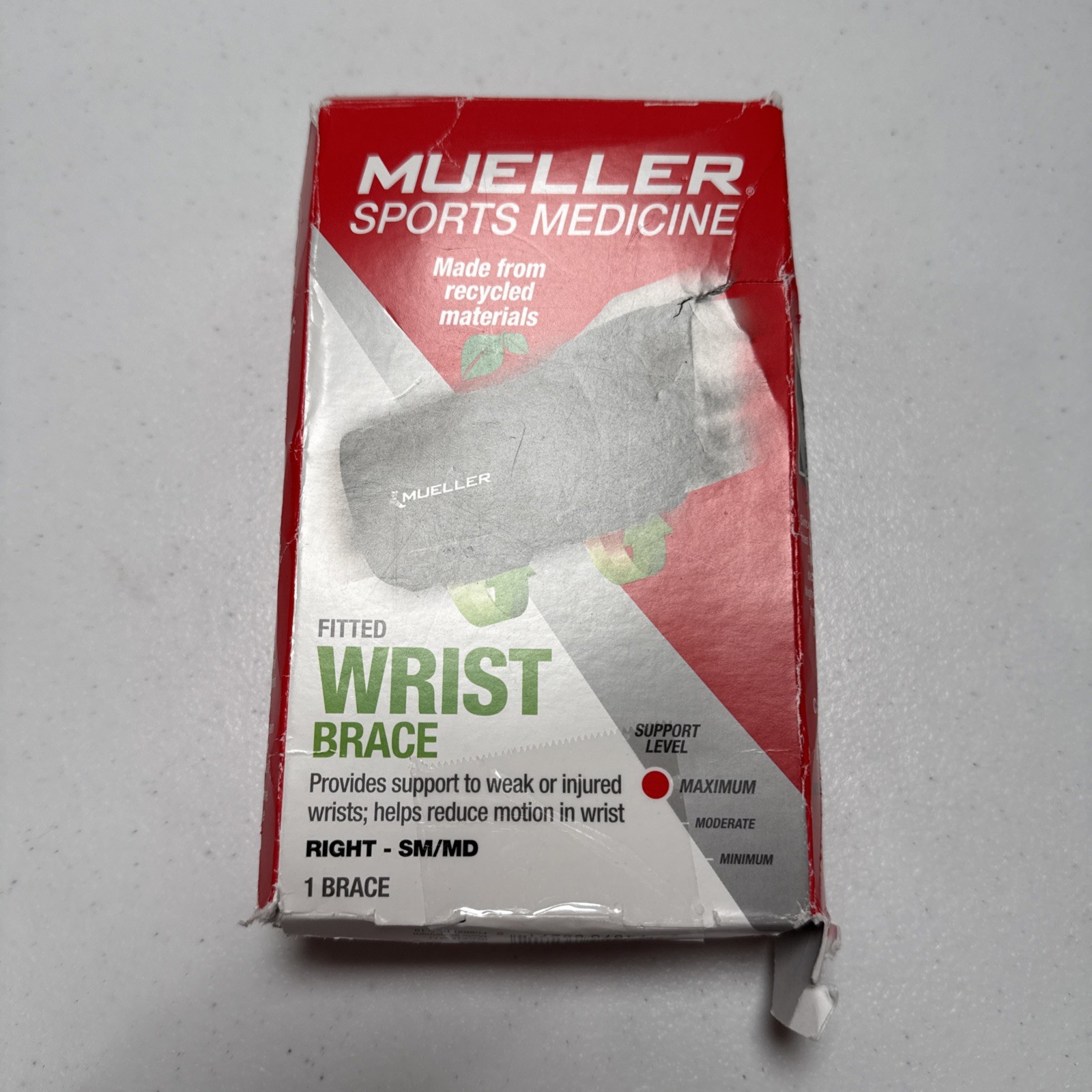 Mueller Sports Medicine Fitted Wrist Brace | SM/MED | RIGHT HAND