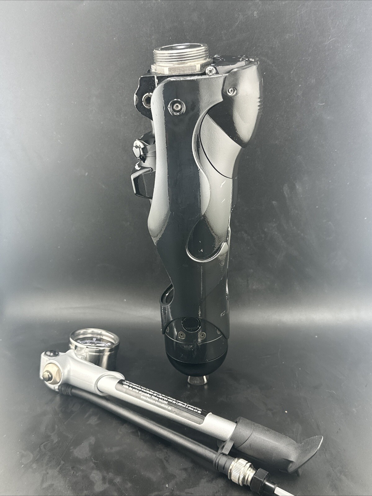 freedom plie 3 microprocessor prosthetic knee. great condition. Threaded Top