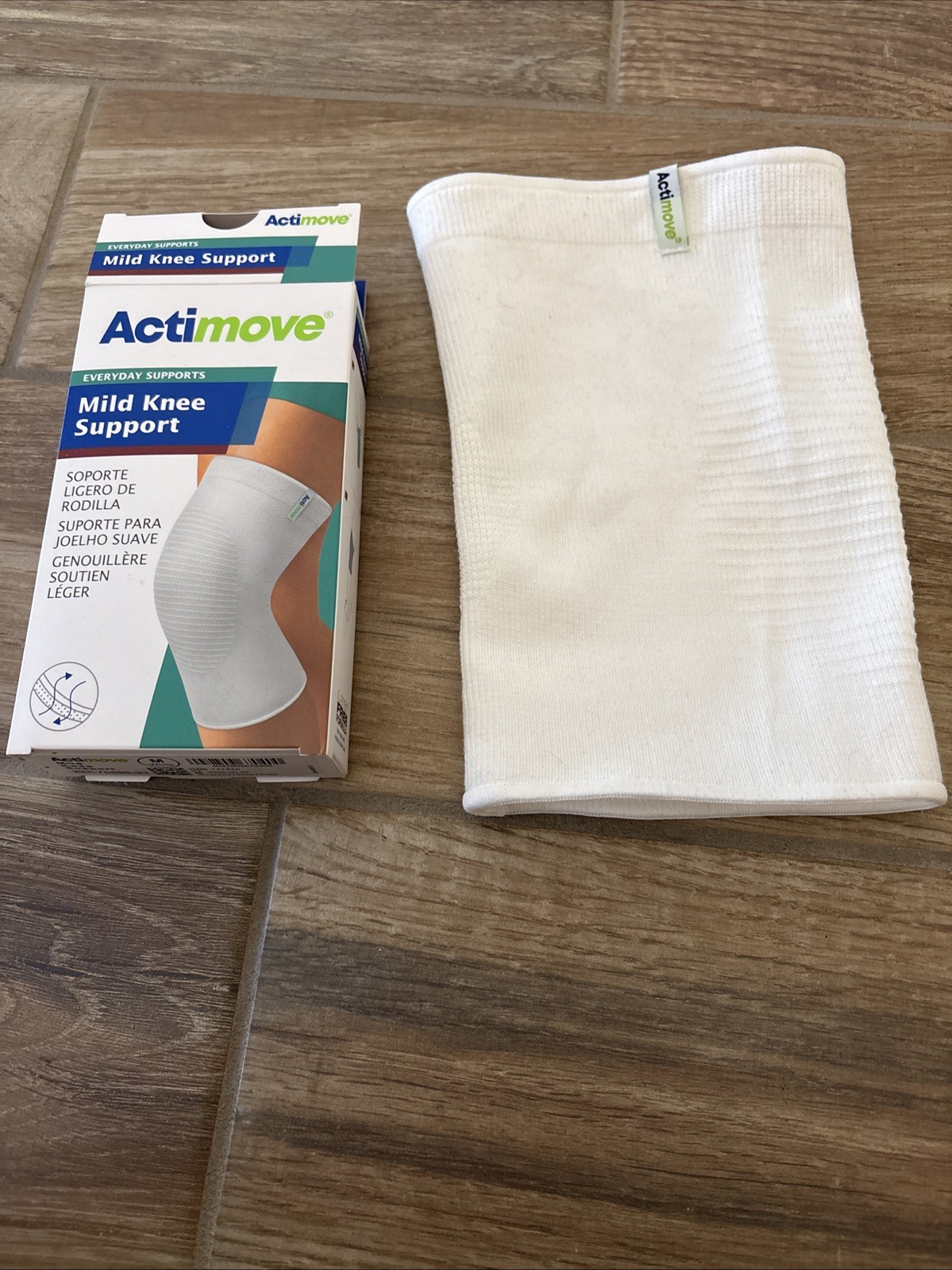 Actimove Everyday Supports Mild Knee Support White Medium