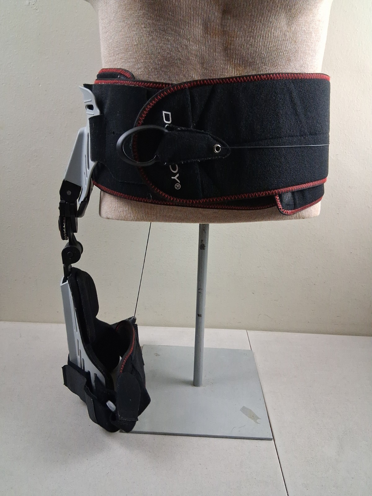 Donjoy VersaROM Range Of Motion Hip Brace w/ Compression Belt -Left or Right