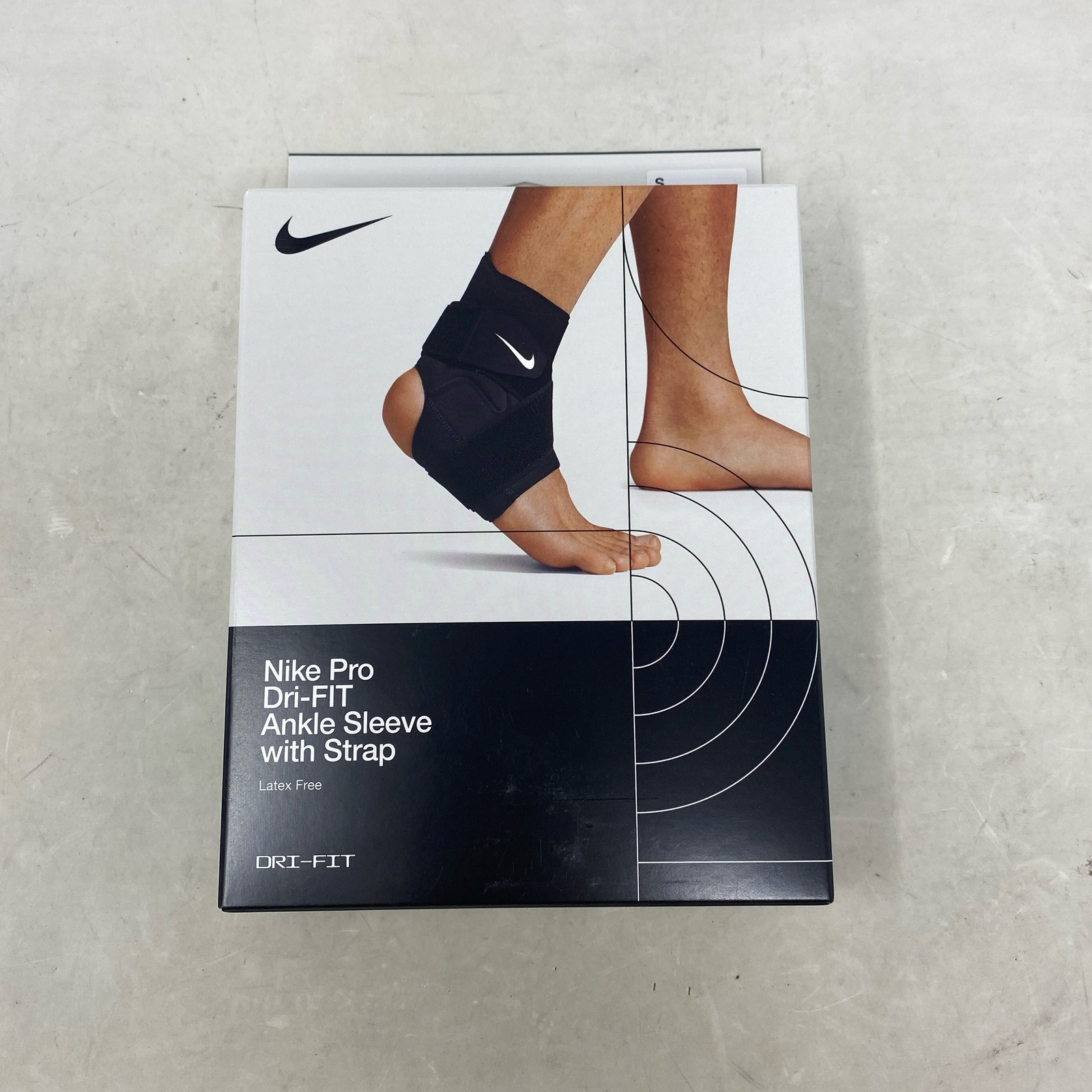Nike Pro Dri-FIT Ankle Sleeve w/ Strap Black Size S (Unisex)