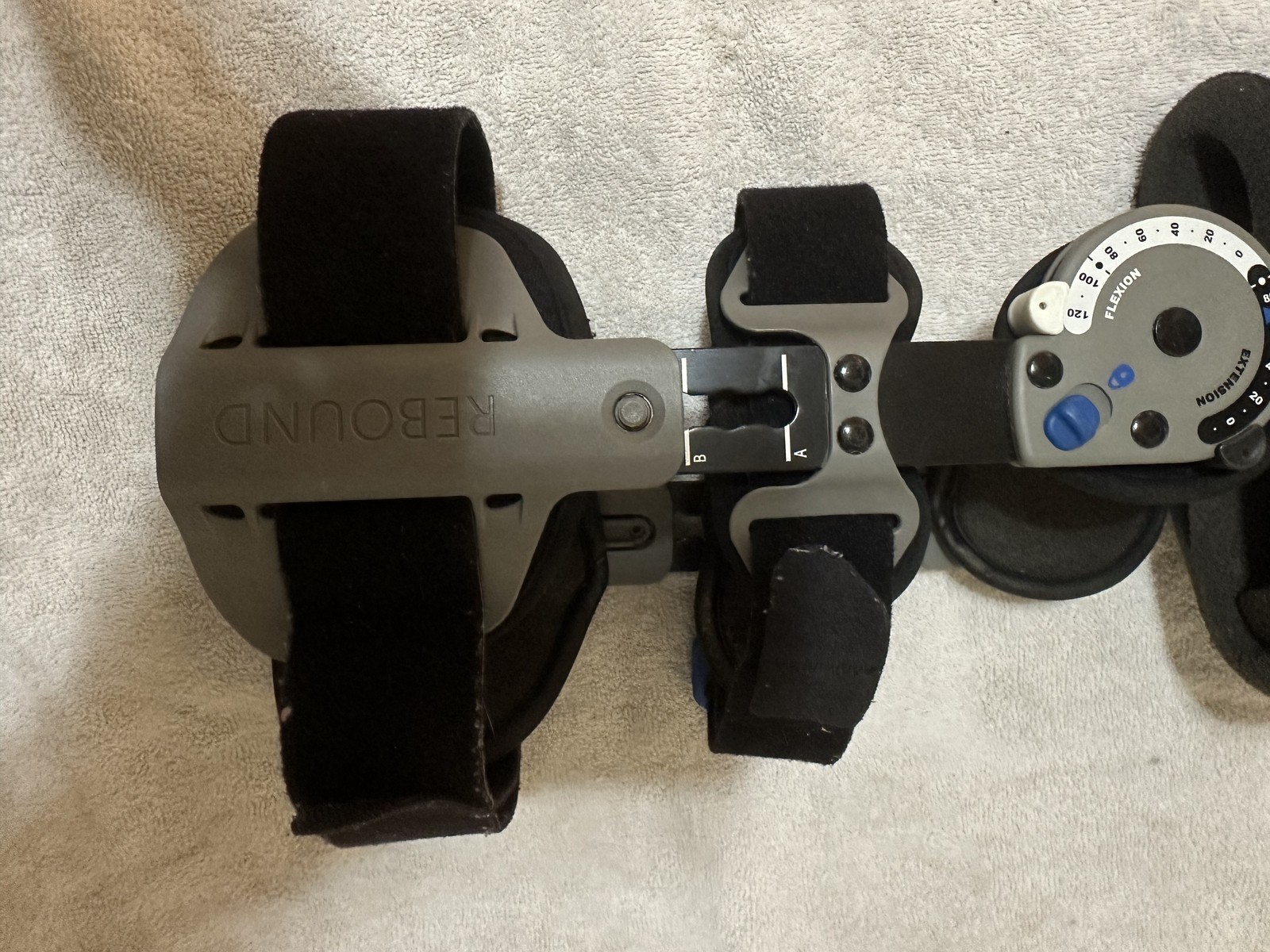 OSSUR Rebound Post Op Knee Universal Cool Brace B-8381480 good clean condition