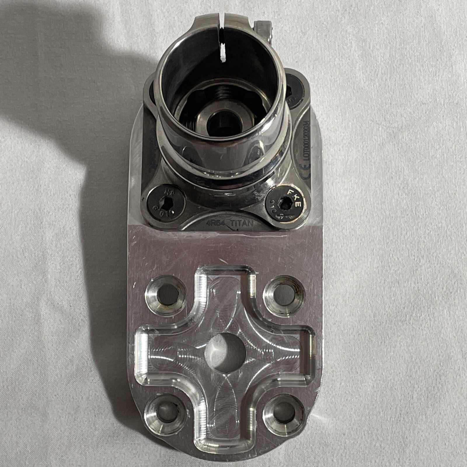 Bulldog Prosthetic 15FL-PL Flexion Plate + Ottobock 4R54 + APC Tube Clamp