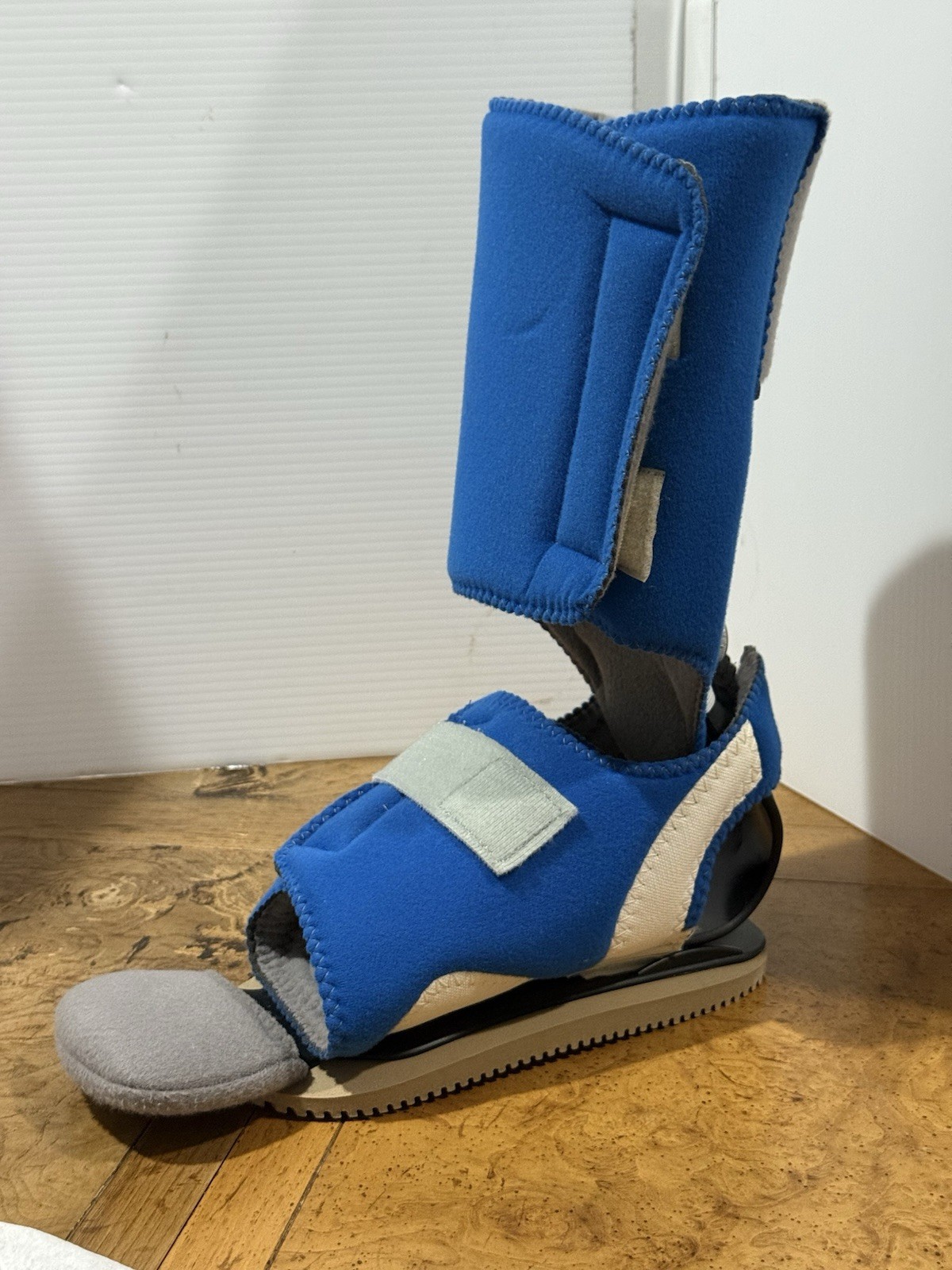 PAIR Foot Drop Splint MPO 2000 MEDIUM Hook and Loop Closure Left or Right Foot