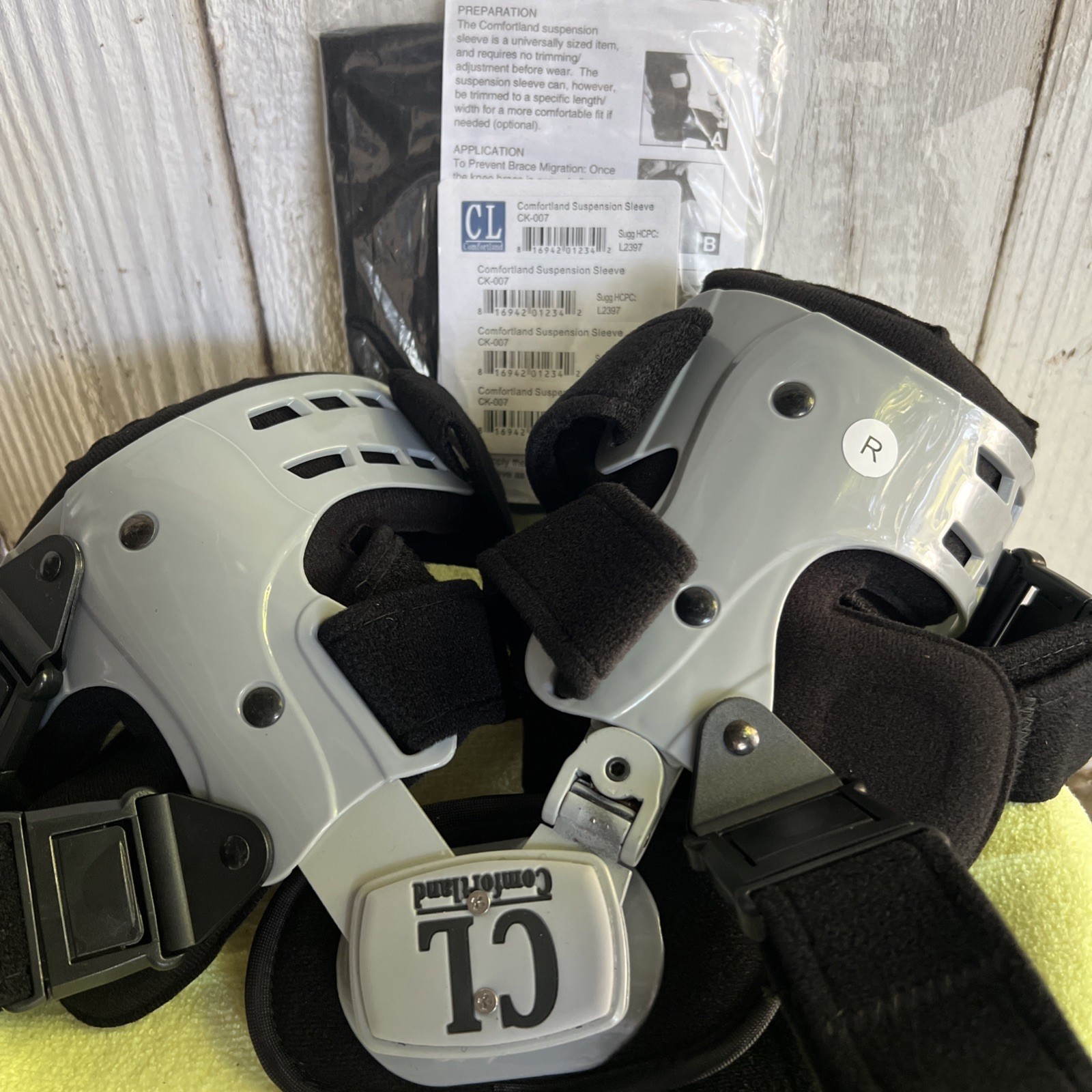 NEW – CL Comfortland RIGHT OA Knee Brace Hinged OA-200-R Black With Sleeve