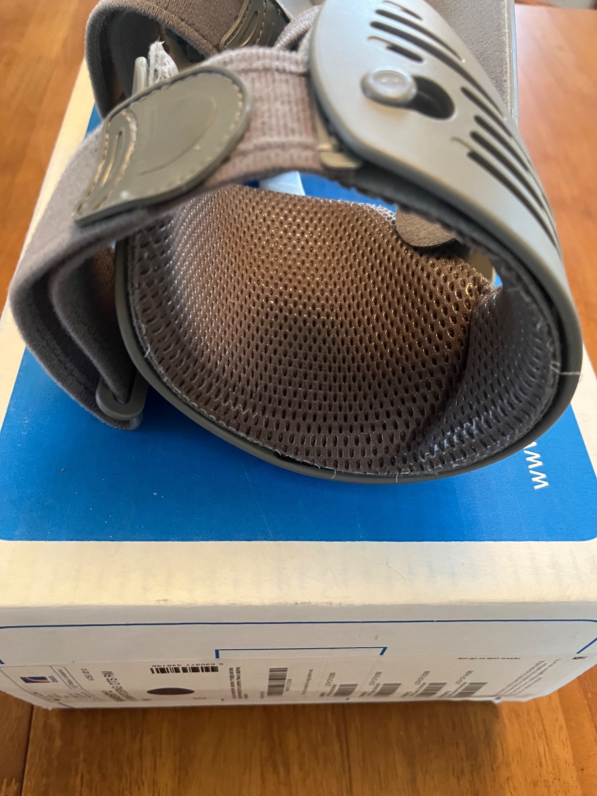 Ossur Unloader One with SmartDosing Medial Right Knee Brace Size Small w/ Box