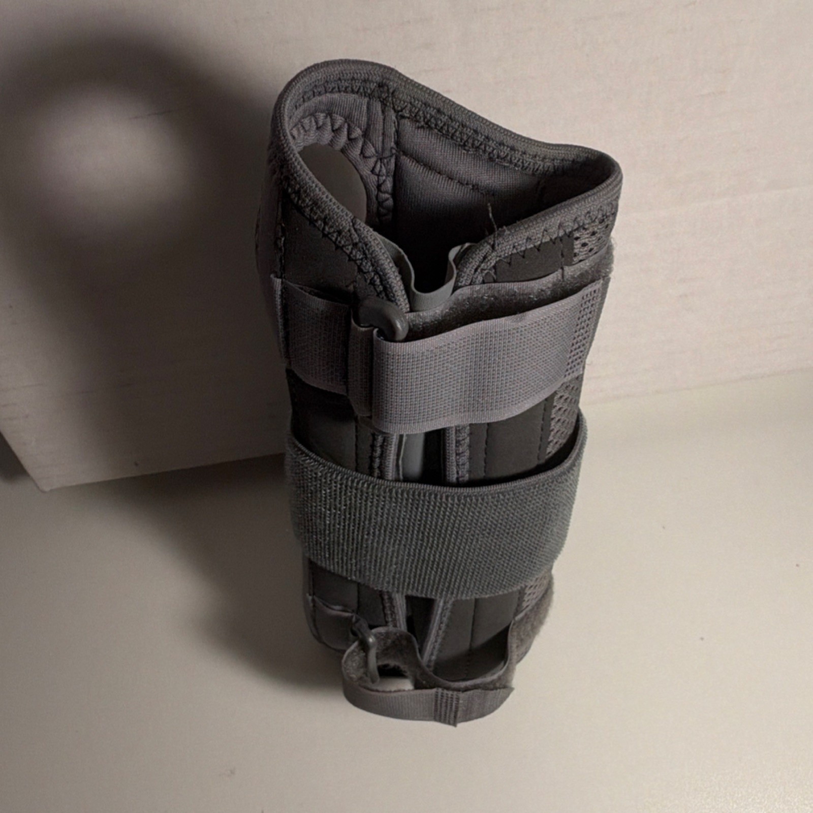 Futuro Adjustable CE Certified Gray L/XL Wrist Brace Mesh Fabric Support