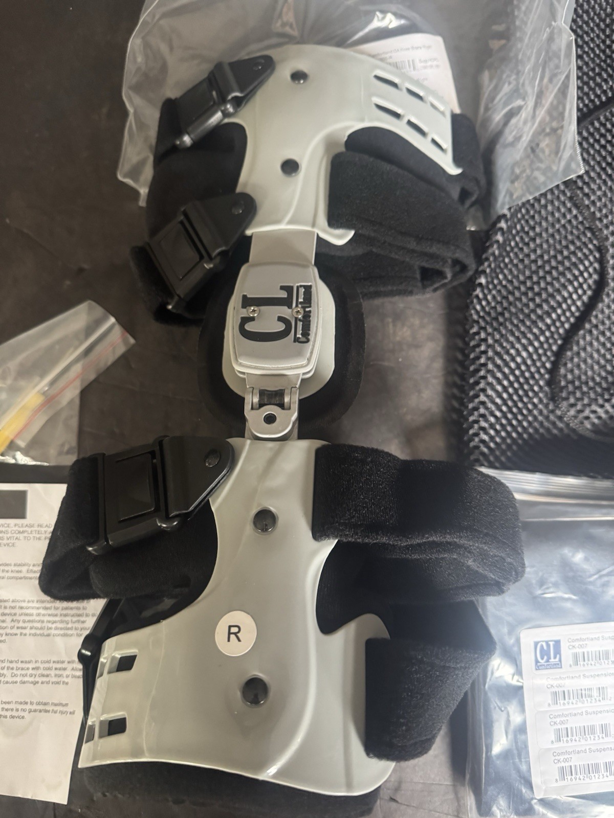 COMFORTLAND OA-200 R Knee Brace for RIGHT Knee + Suspension Sleeve CK-007