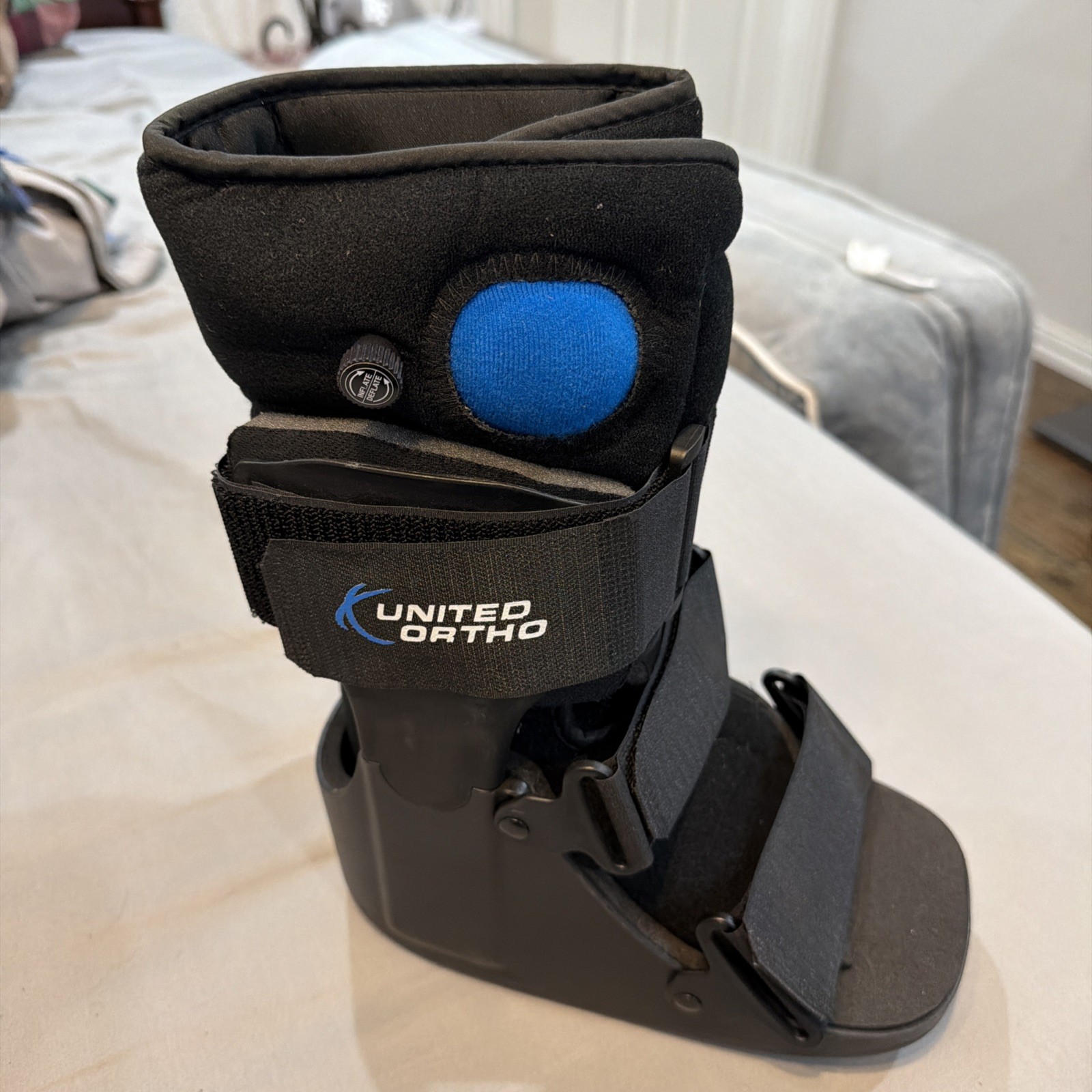 Short Air Walking Boot Ortho Fracture/Sprain-Fits L/R Foot -Size XS
